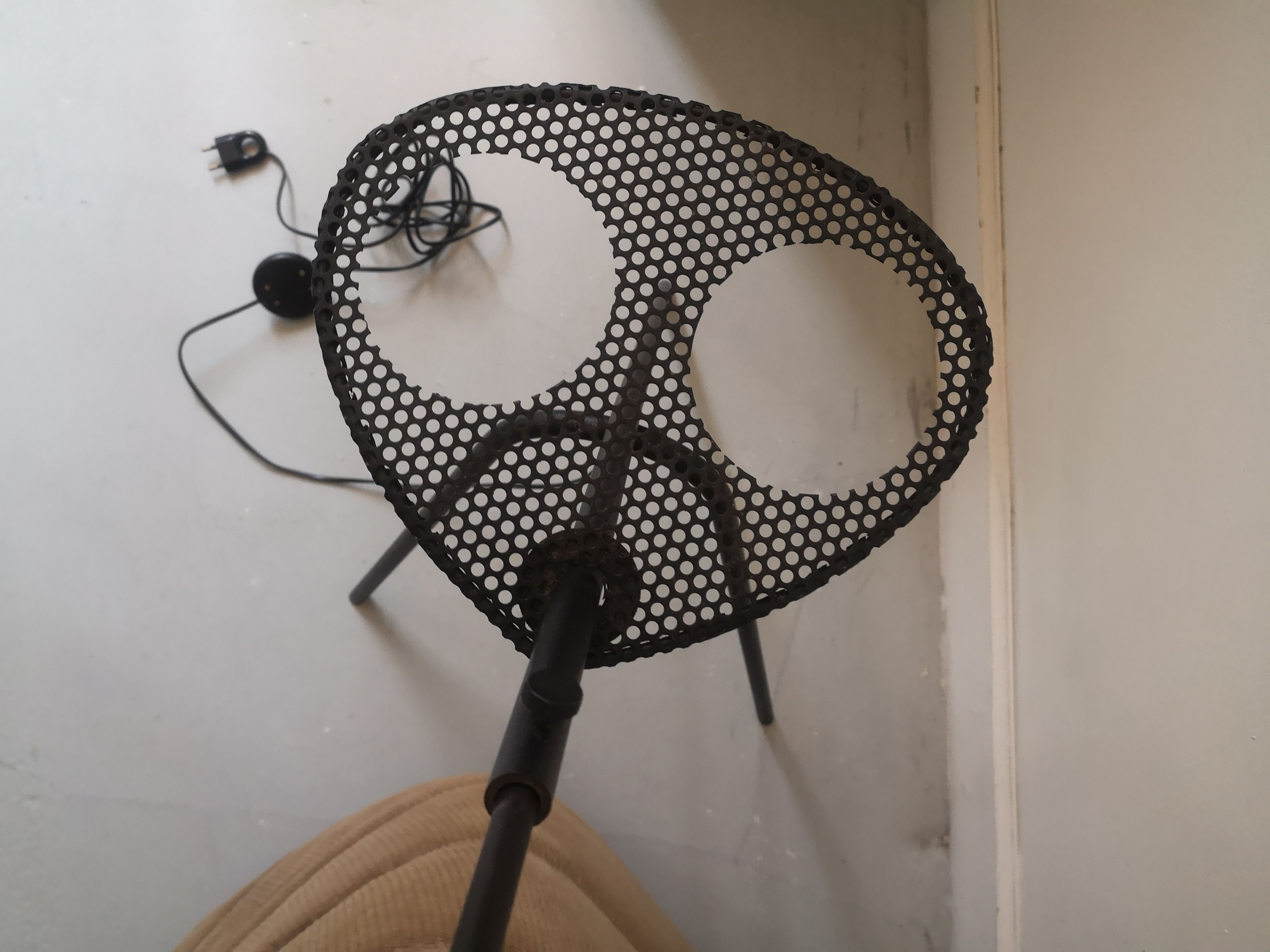Vintage wire floor lamp/reading lamp in metal and wicker, 1960