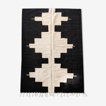Moroccan Berber kilim carpet ecru with black graphic patterns 300x194cm