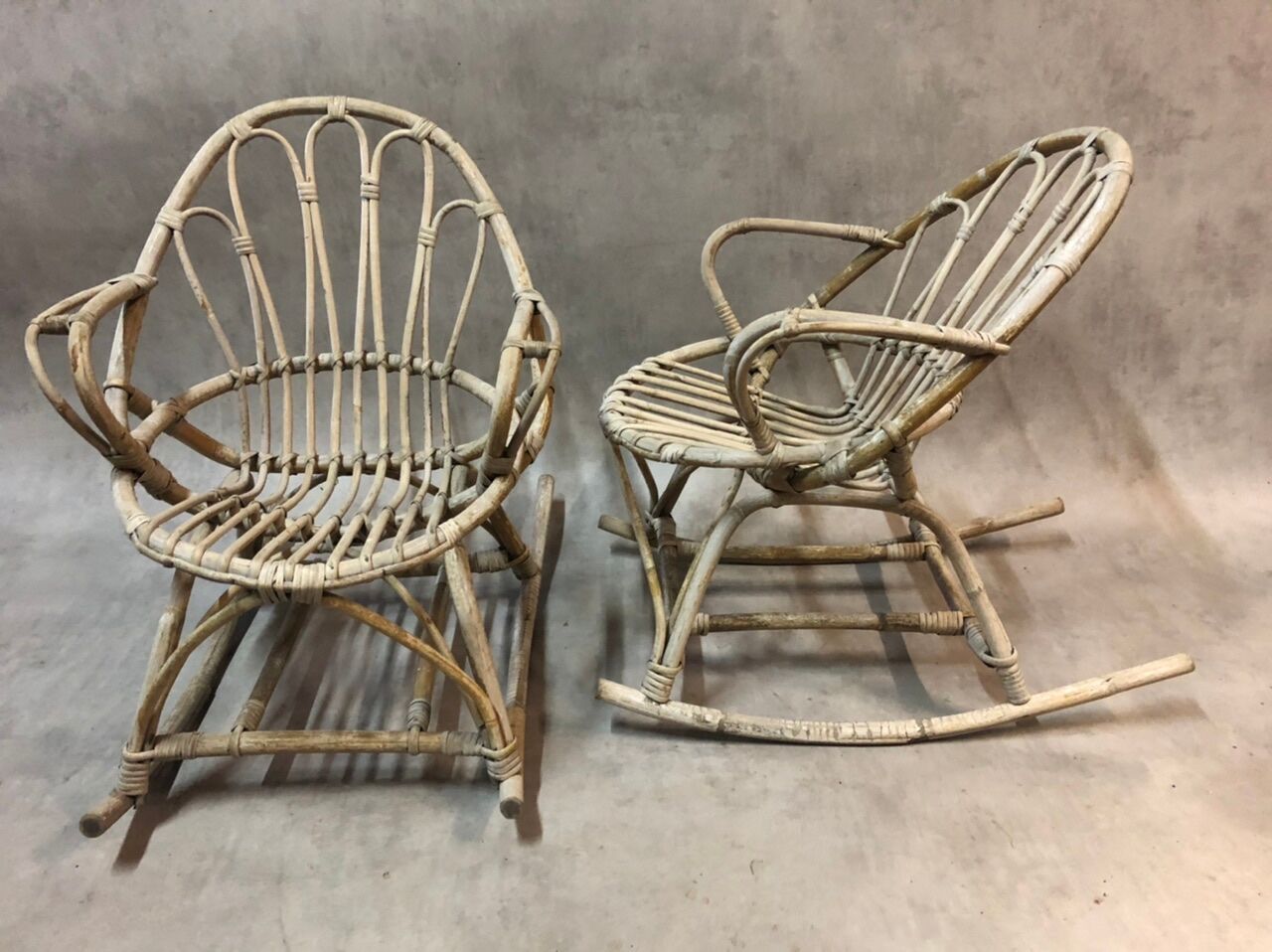 Paire de rocking-chairs en rotin