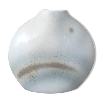 Porcelain vase of virebent