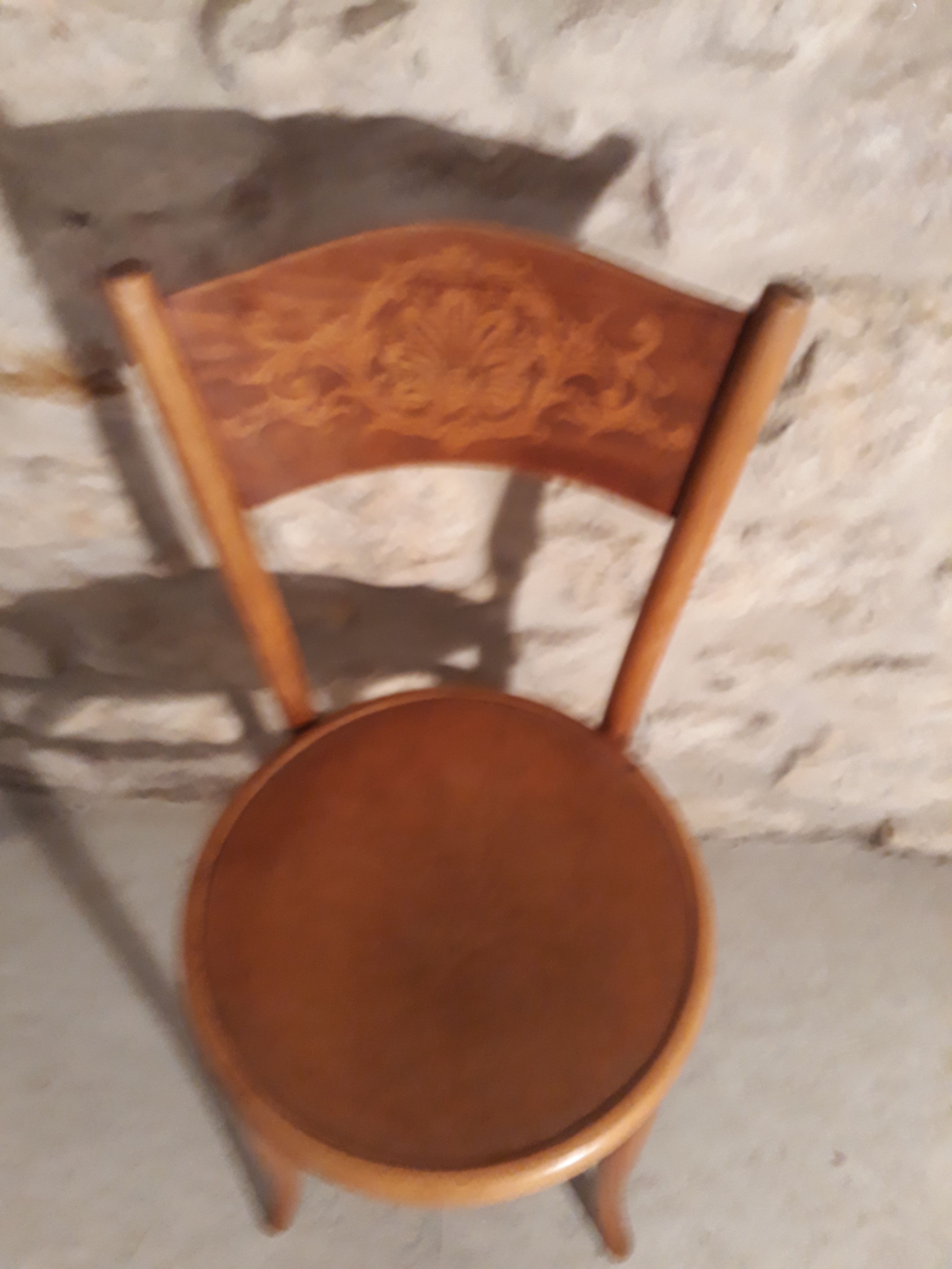 Chaise bistrot en bois courbé dossier avec décor