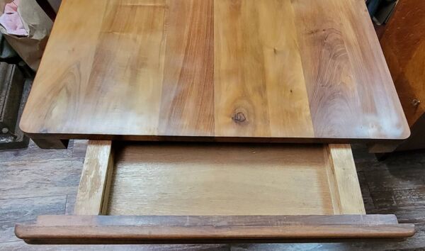 Table de salle a manger époque Art Déco en acajou blond vers 1950