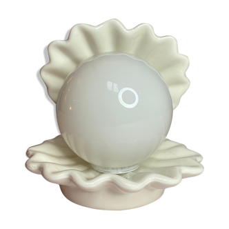 Vintage shell lamp