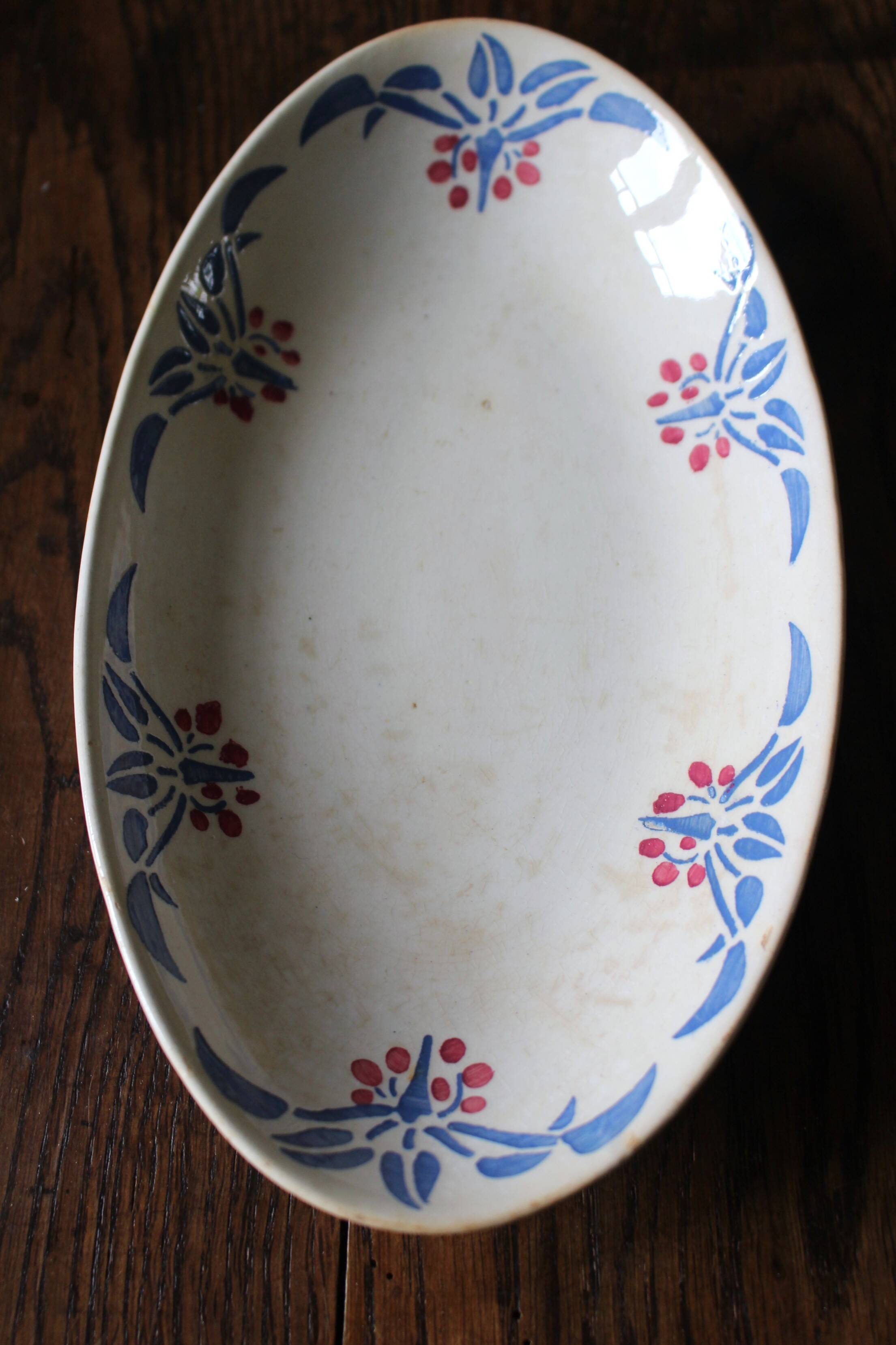 Red and blue Art Deco plate Clotilde HBCM