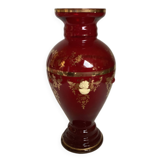 Cameo vase and red cabochons in burgundy glass
