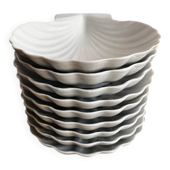 Set of 9 shell-shaped bowls