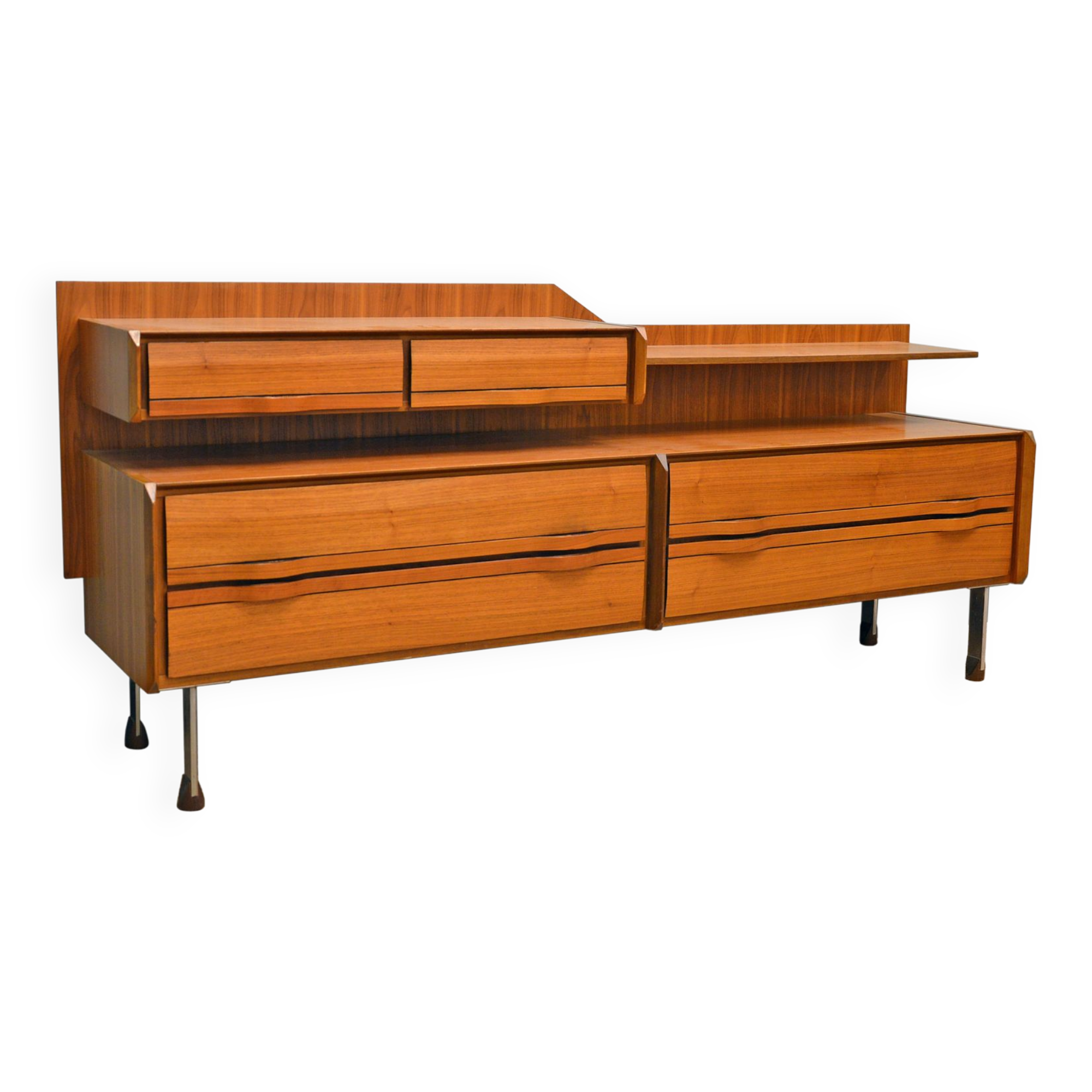 Enfilade par la sorgente dei mobili, 1960