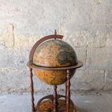 World map bar