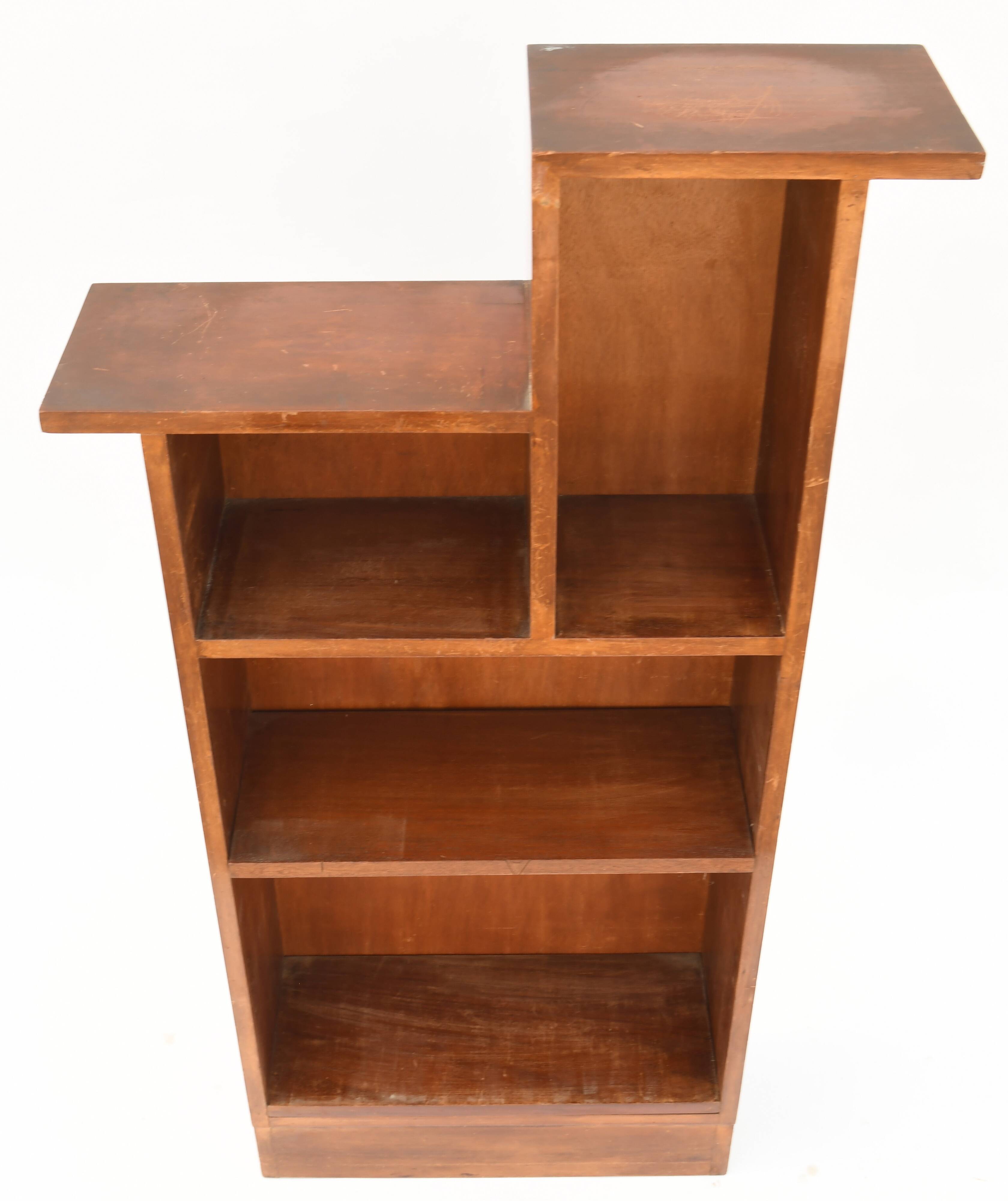 Étagère d'époque 1940