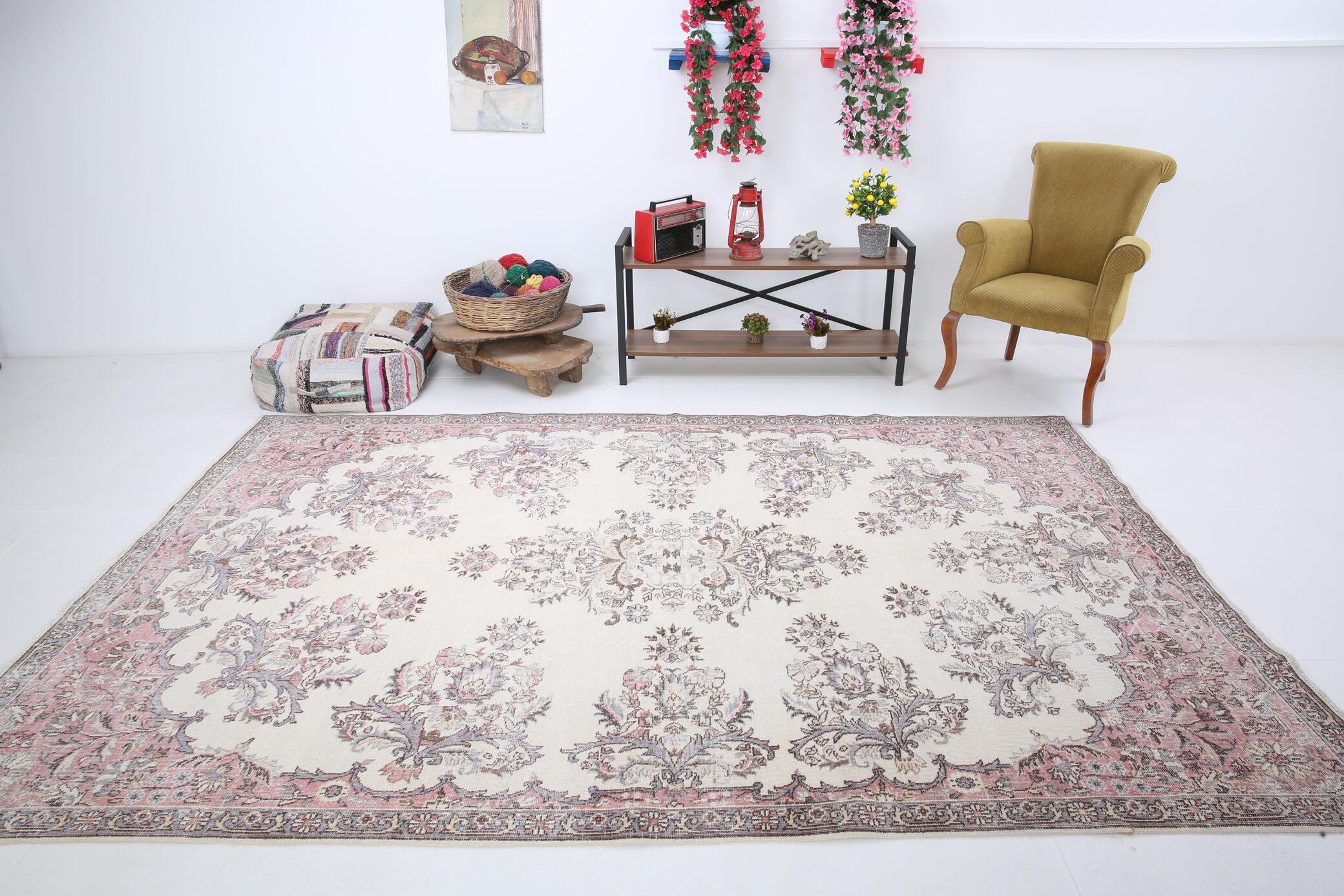 Farmhouse floral vintage carpet rug