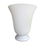 Is a vintage lamp art deco opaline