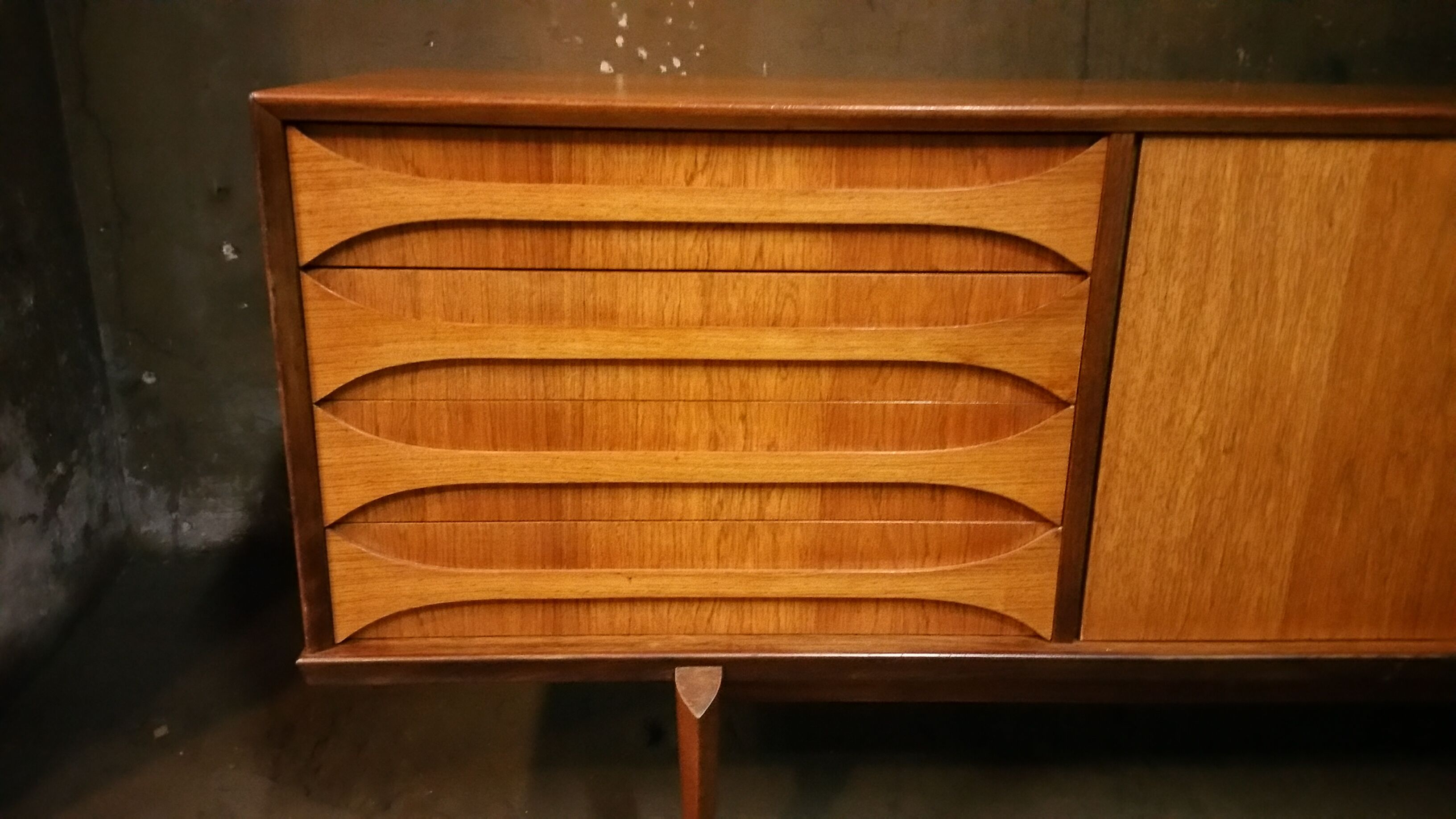 Row V - Form Oswald John Paola sideboard 50 60 Scandinavian years