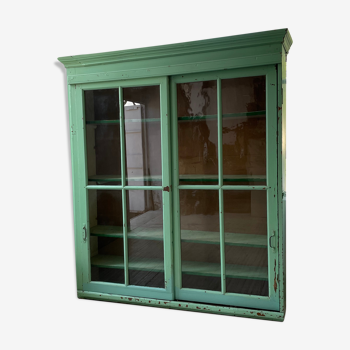 Grocery storefront XXL green patina