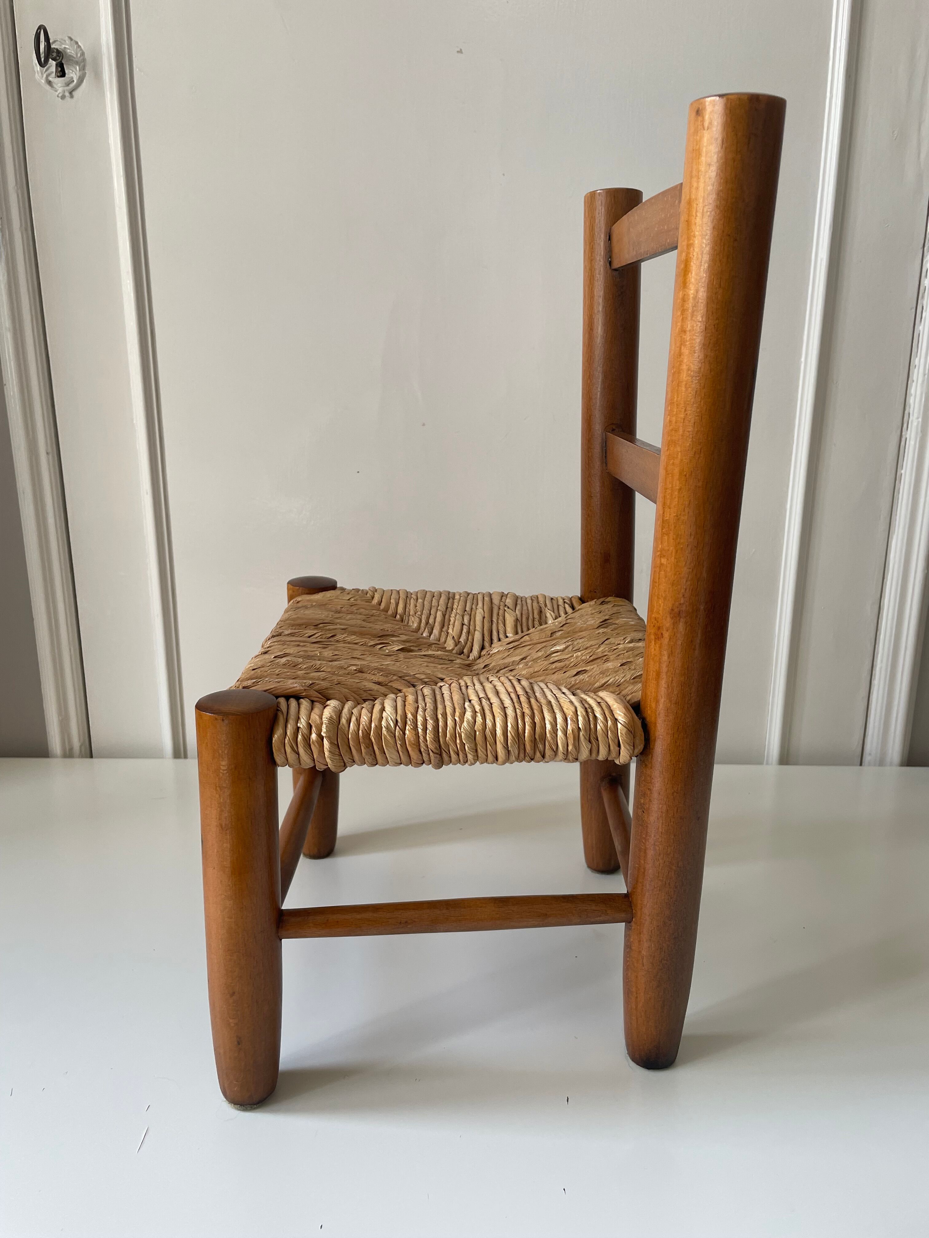 Children's chair wood and straw