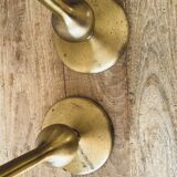 Paire de candélabres en laiton brossé