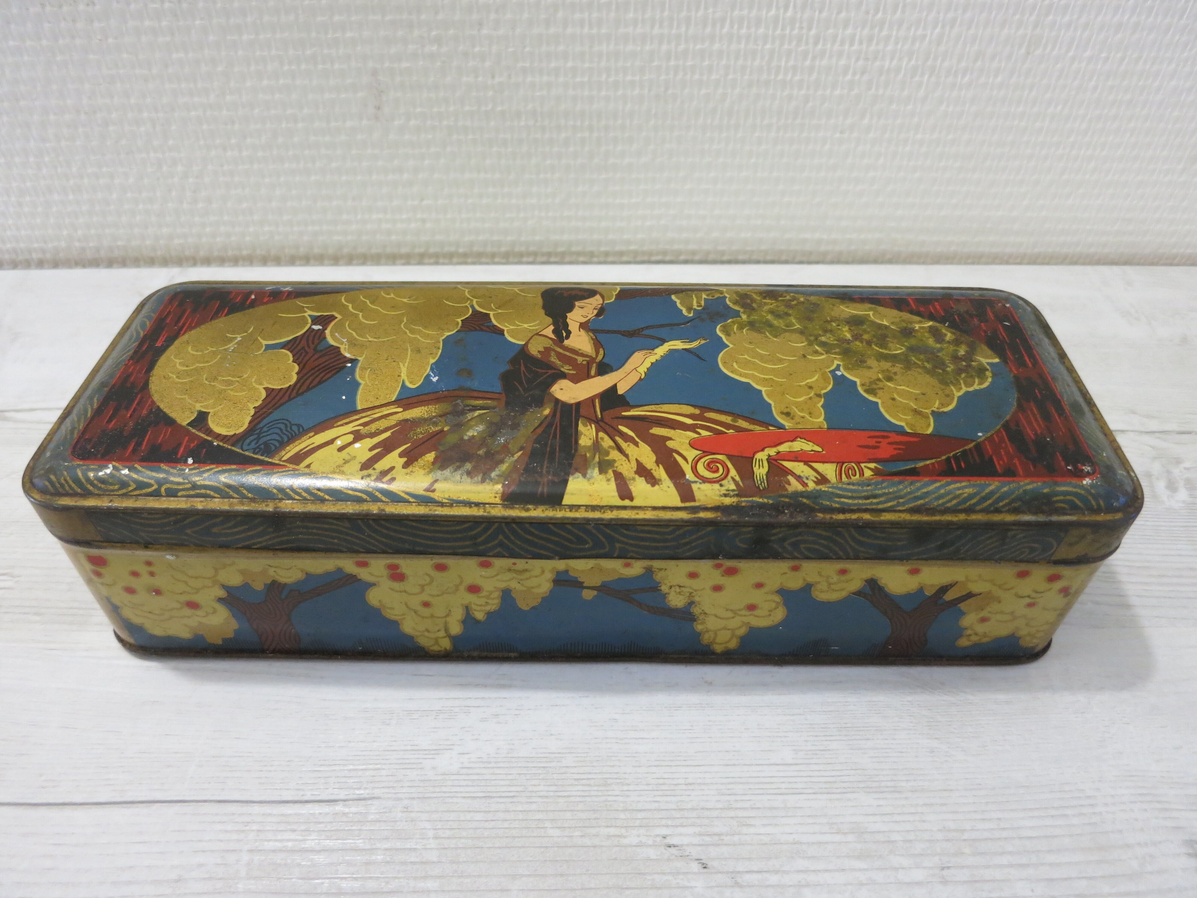 Lithographed cookie box