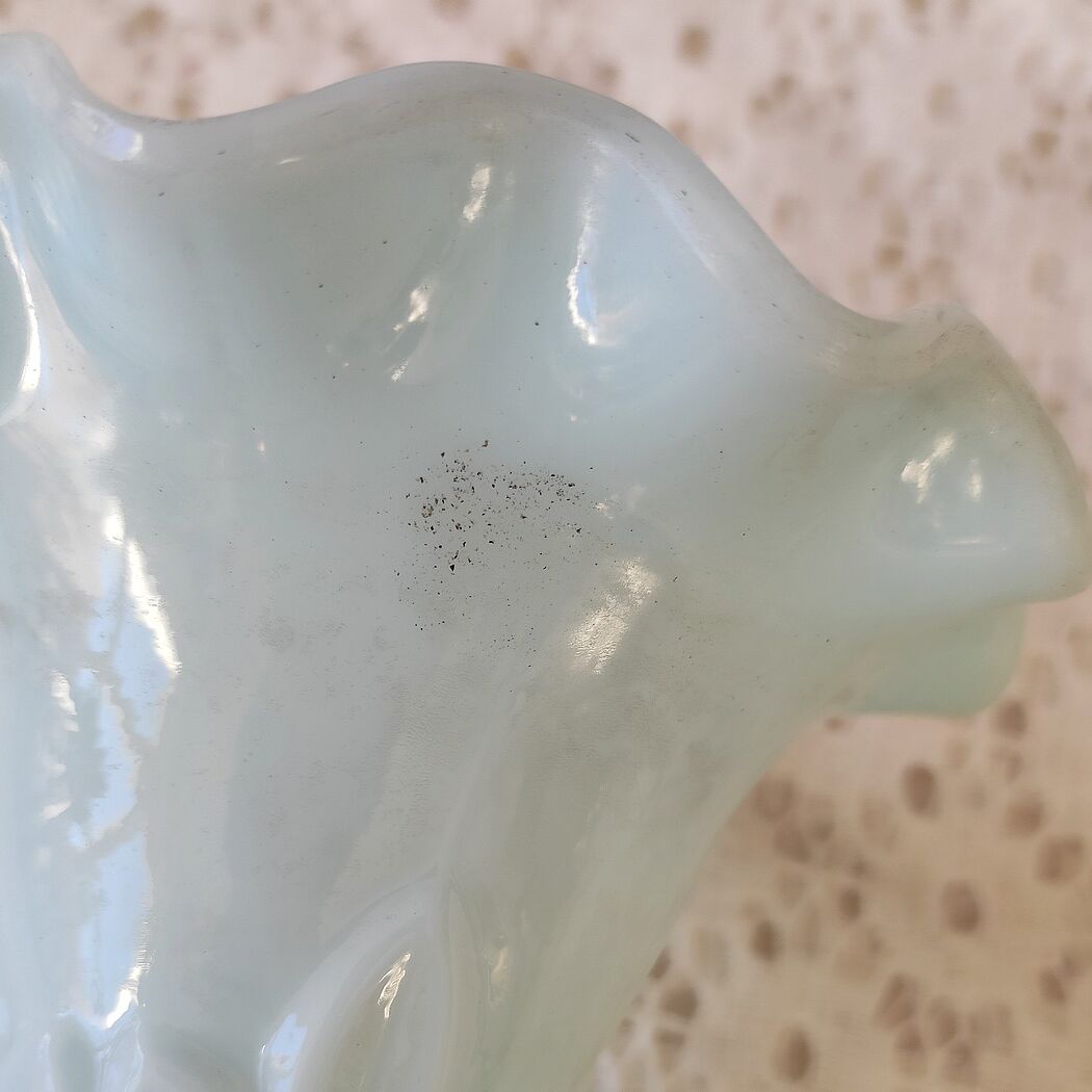Vase ancien opaline bleue
