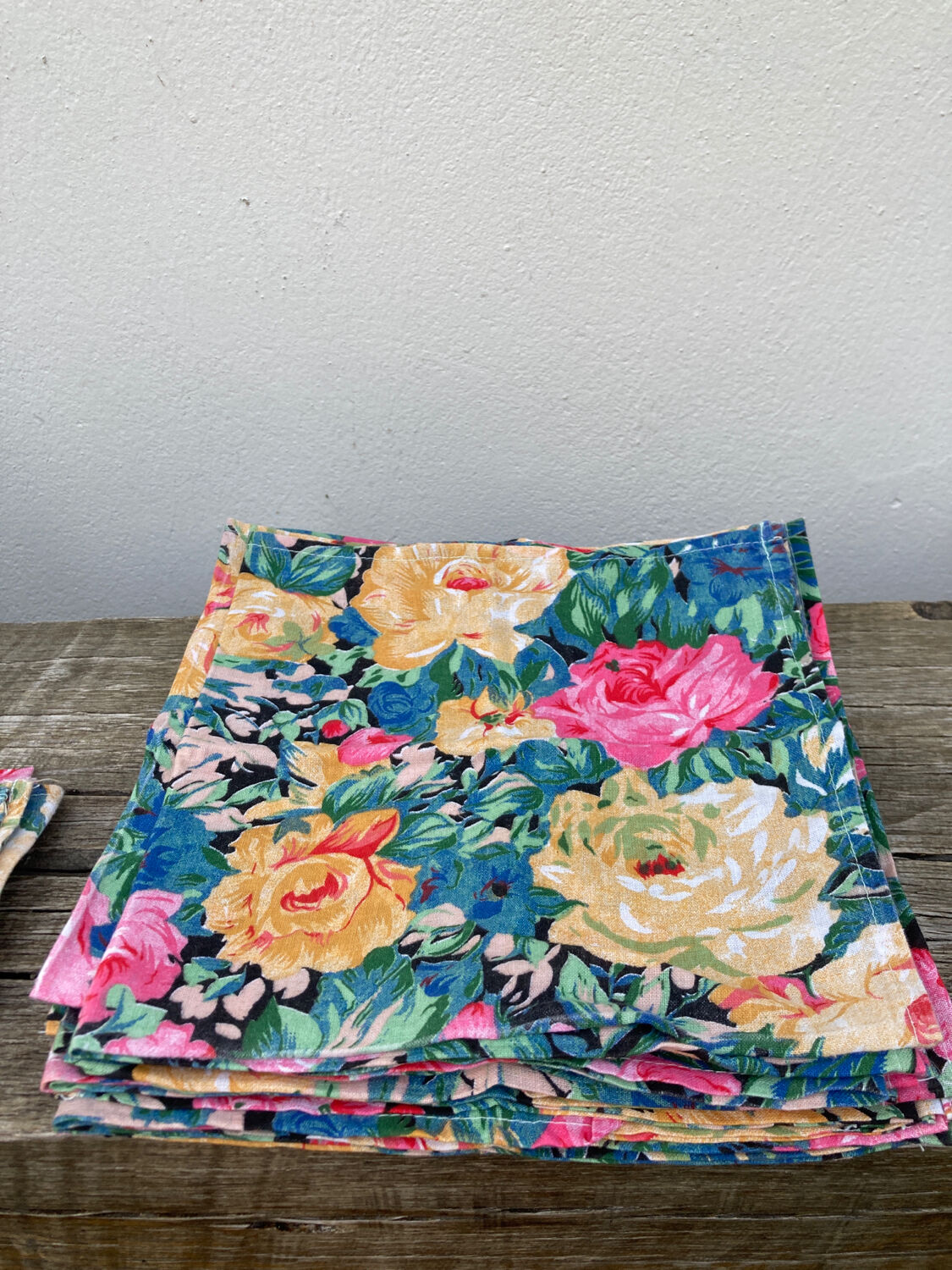 12 napkins table fabric with flowers vintage 1970