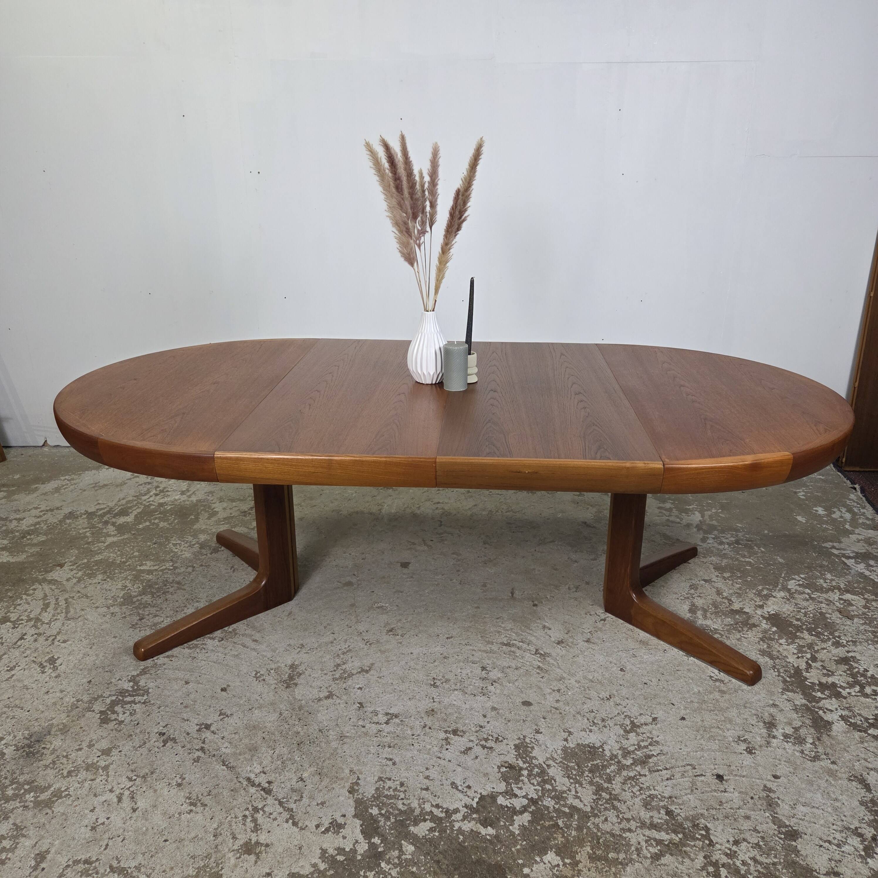 Faarup Møbelfabrik vintage 1960s Danish extendable table