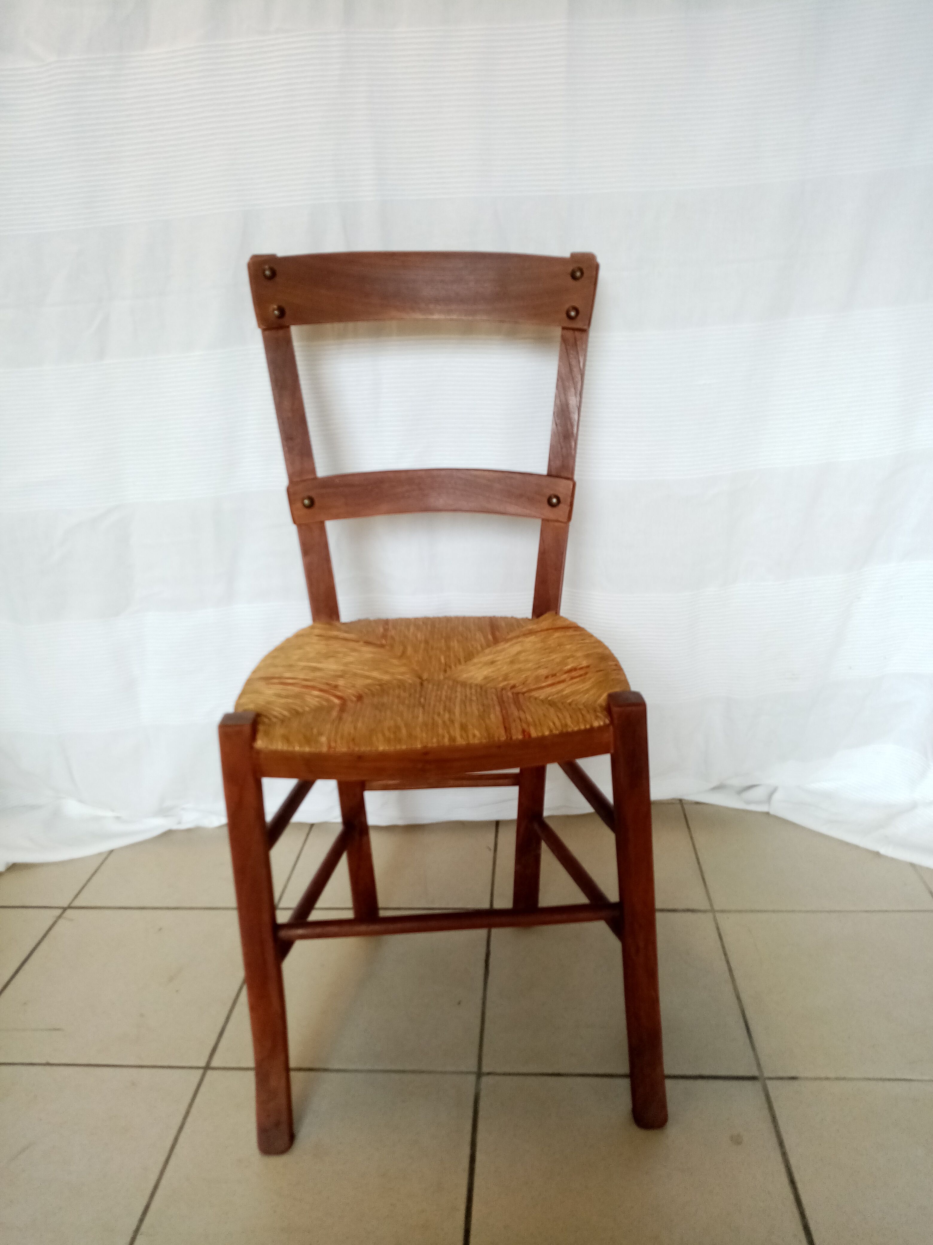 Series of 4 wooden chairs and straw