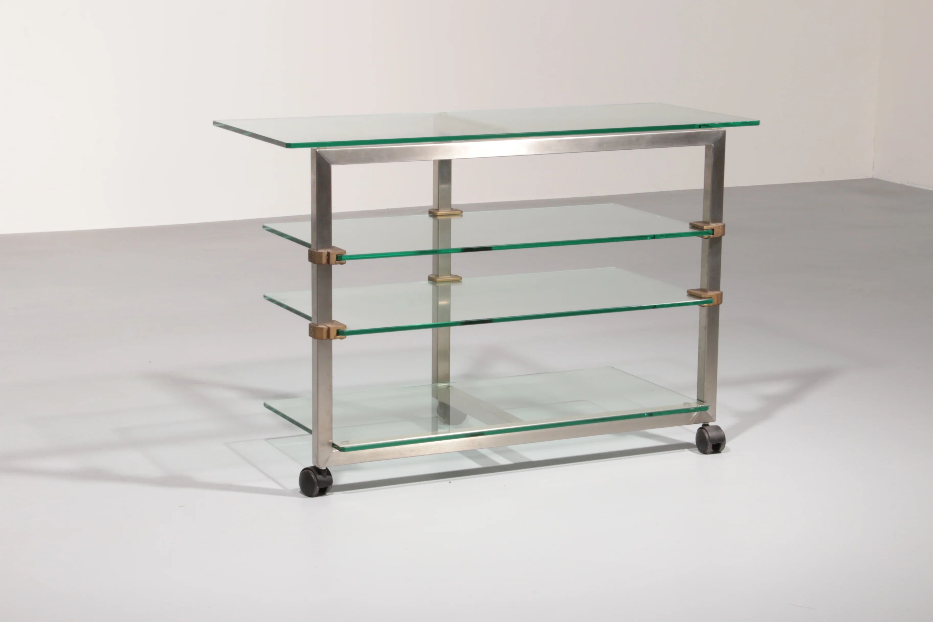 Table d'appoint, console sur roulettes Peter Ghyzcy, années 1970