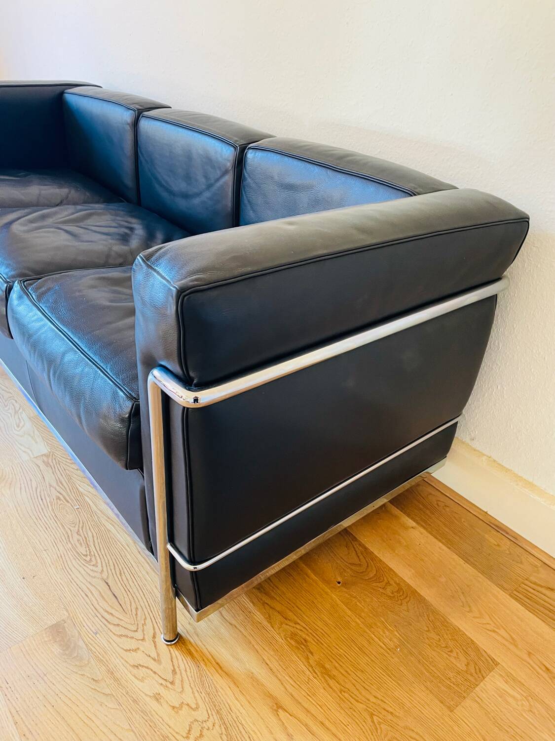 LC2, Le Corbusier for Cassina, Threeseater, Chrome and Leather