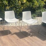 Set of 4 white Catifa Arper chairs