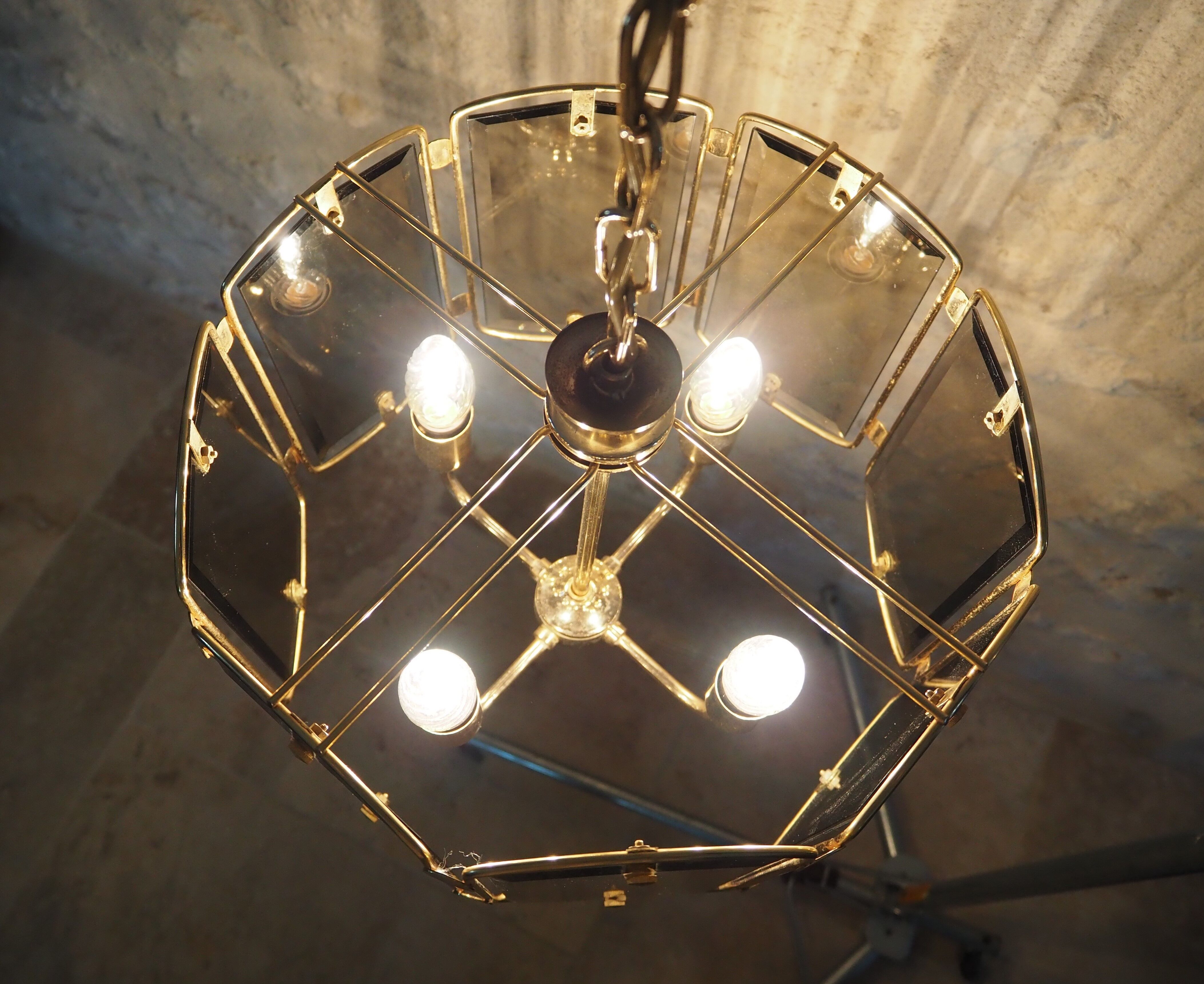 Suspension en verres fumés –  forme octogonale – 4 lumières.