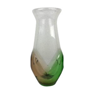 Vase en verre conçu
