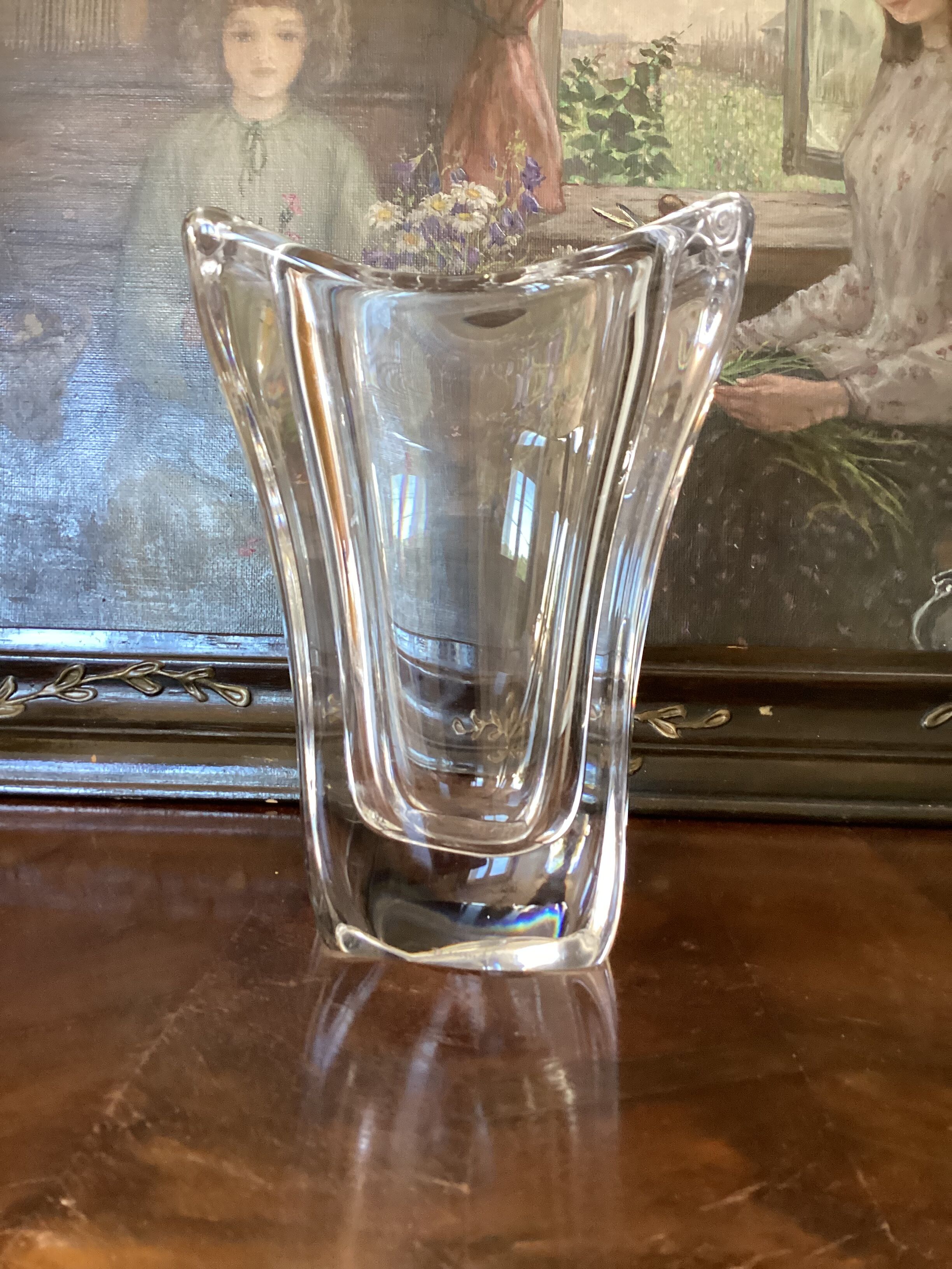 Vase en cristal signé Daum France design vintage dimension : hauteur -23cm- largeur -16cm-