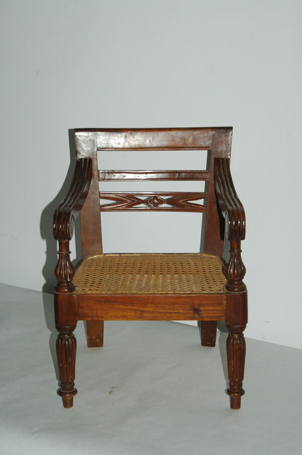 Fauteuil d'enfant cannée ancienne art populaire style Napoléon III