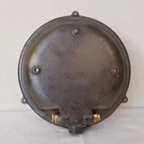 Cast-by-window industrial lamp