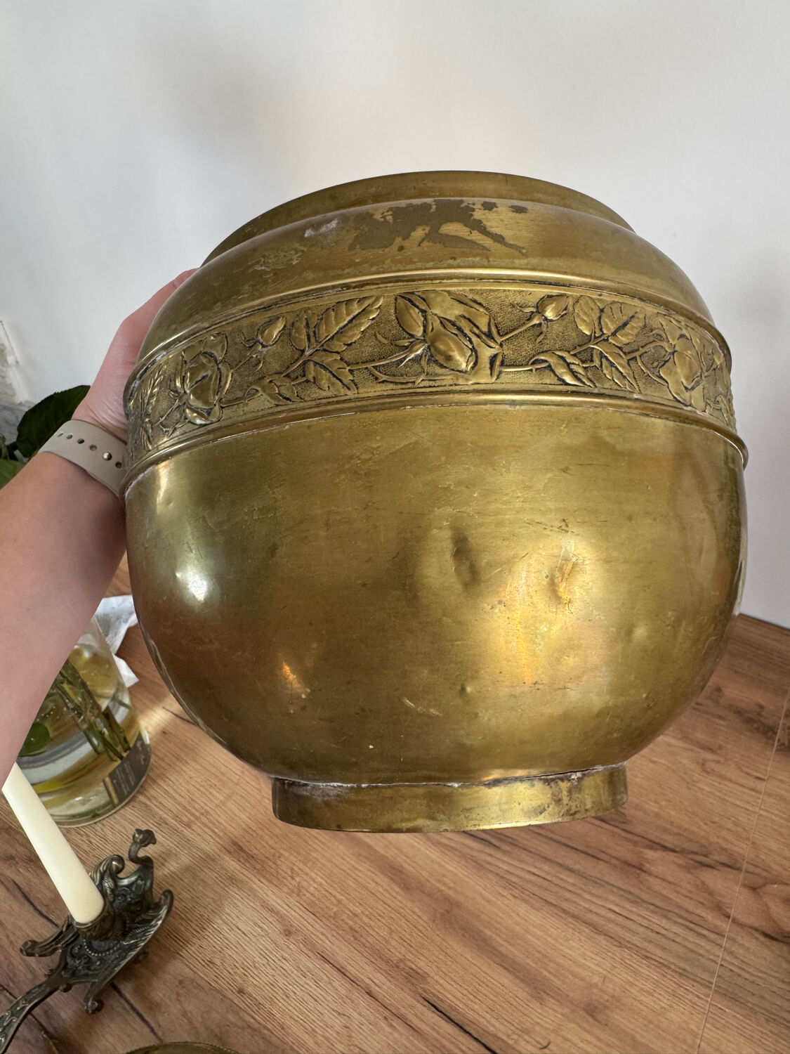 Lot of two vintage plant pots.