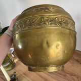 Lot of two vintage plant pots.