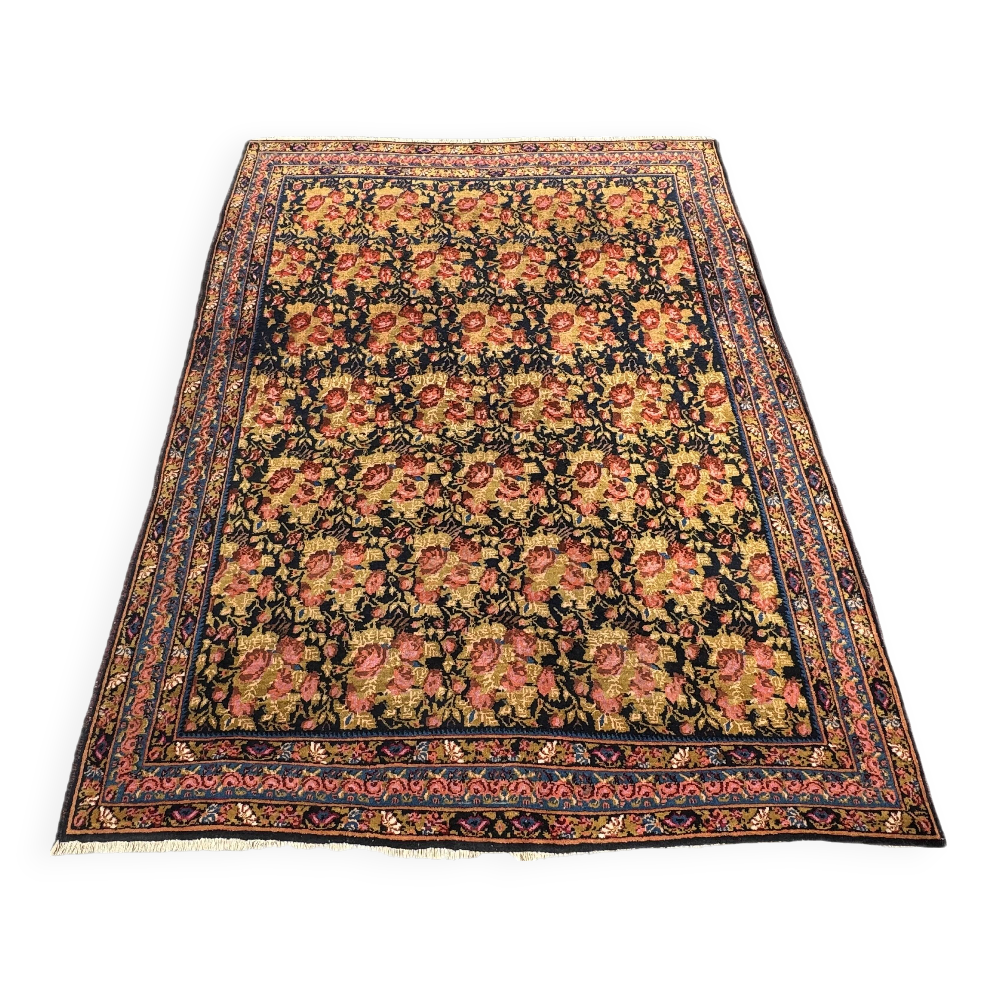 Old Persian Bidjar Gol-Farang carpet. 207x156 cm