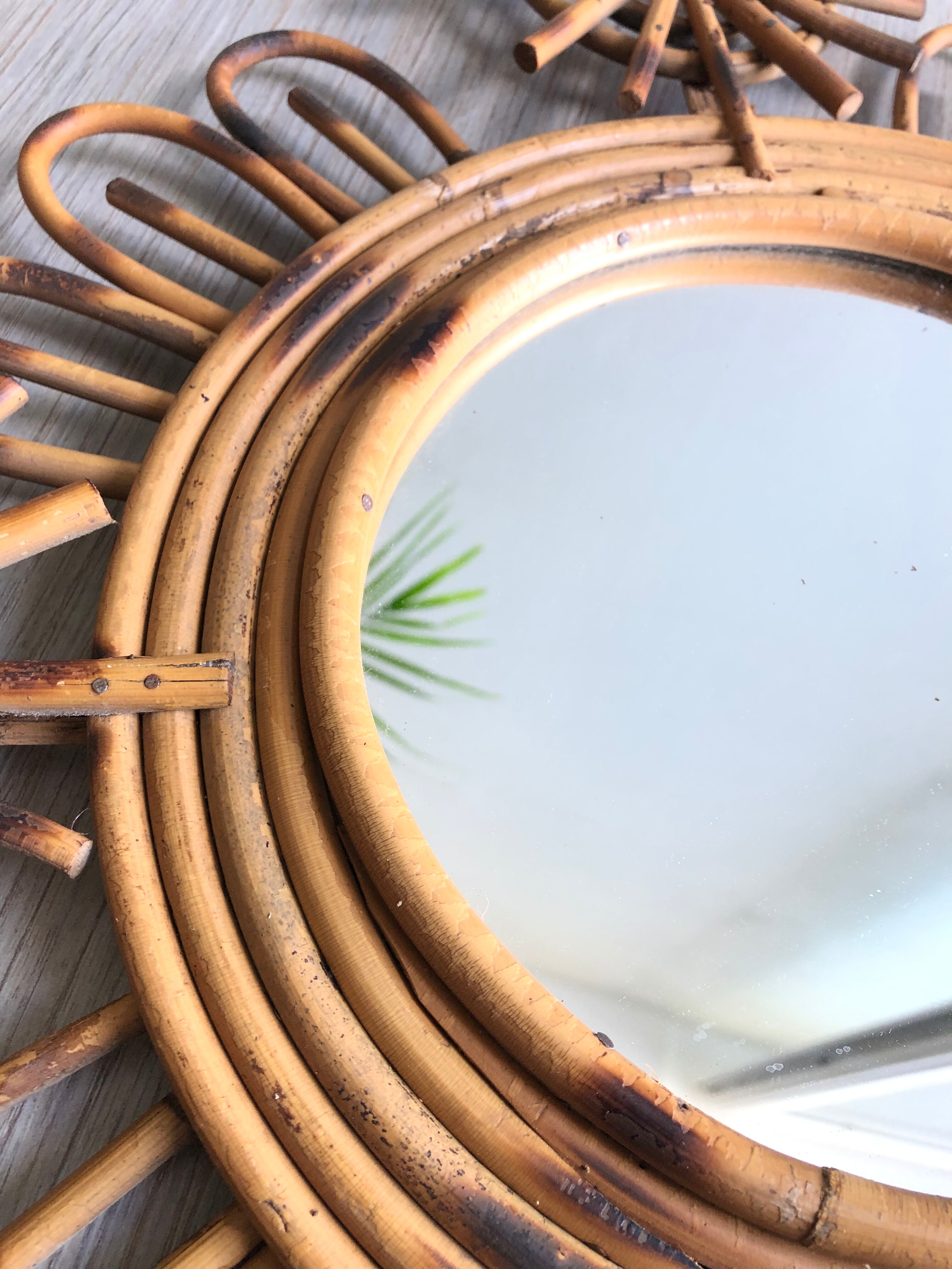 Mirror sun flower in rattan