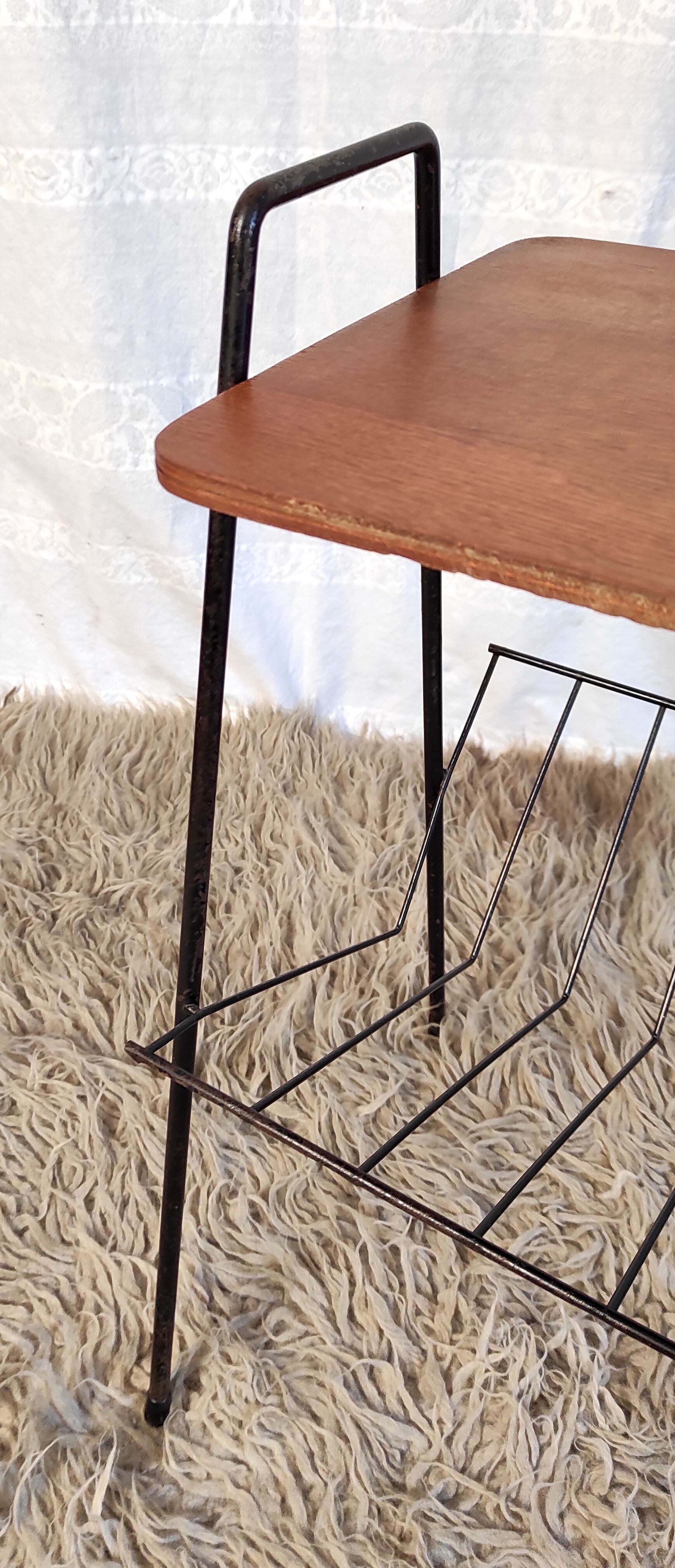 Side table and magazine door – 50s