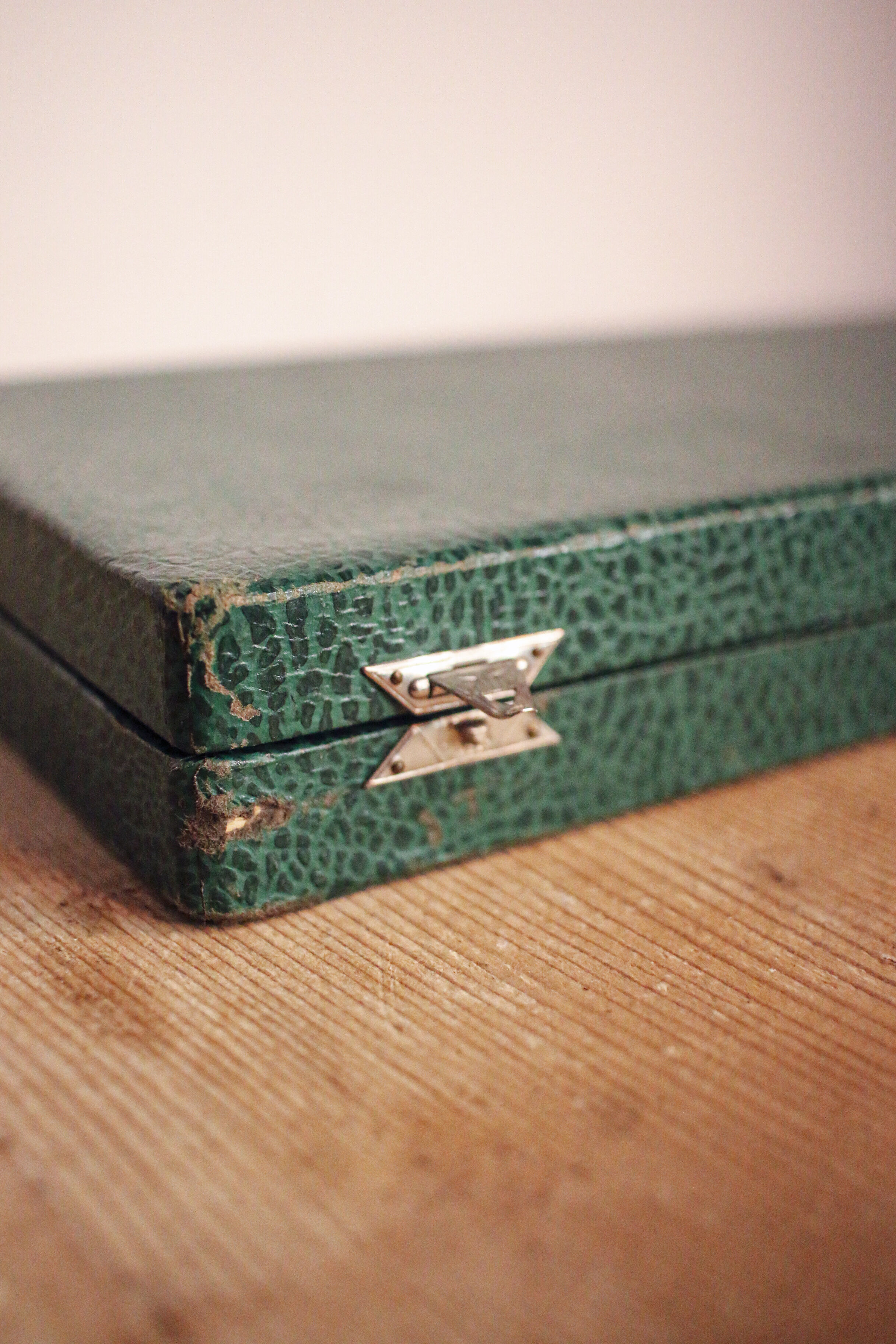 Box of 12 old knives