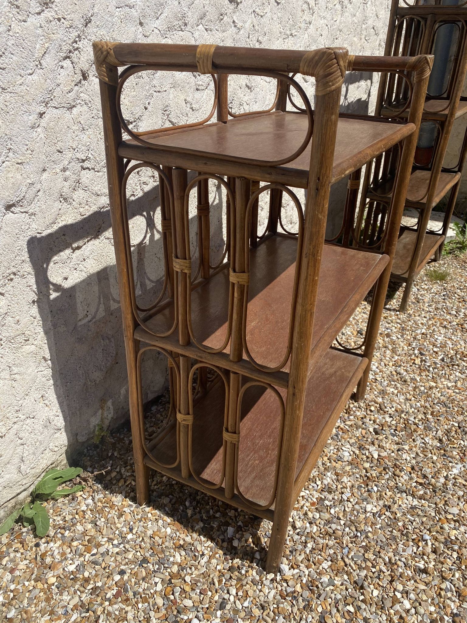 Étagère en rotin vintage