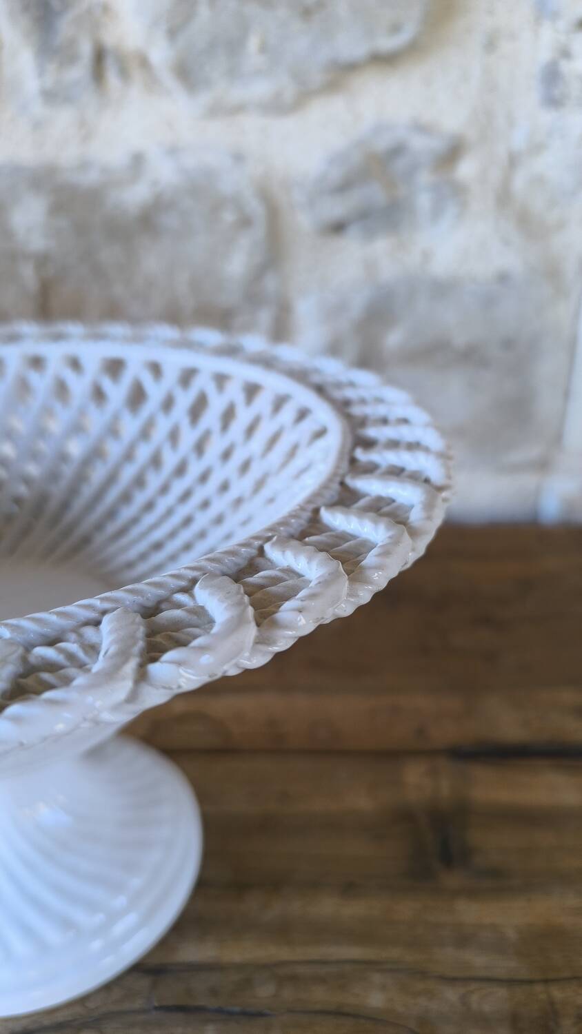 Fruit bowl in woven ceramic