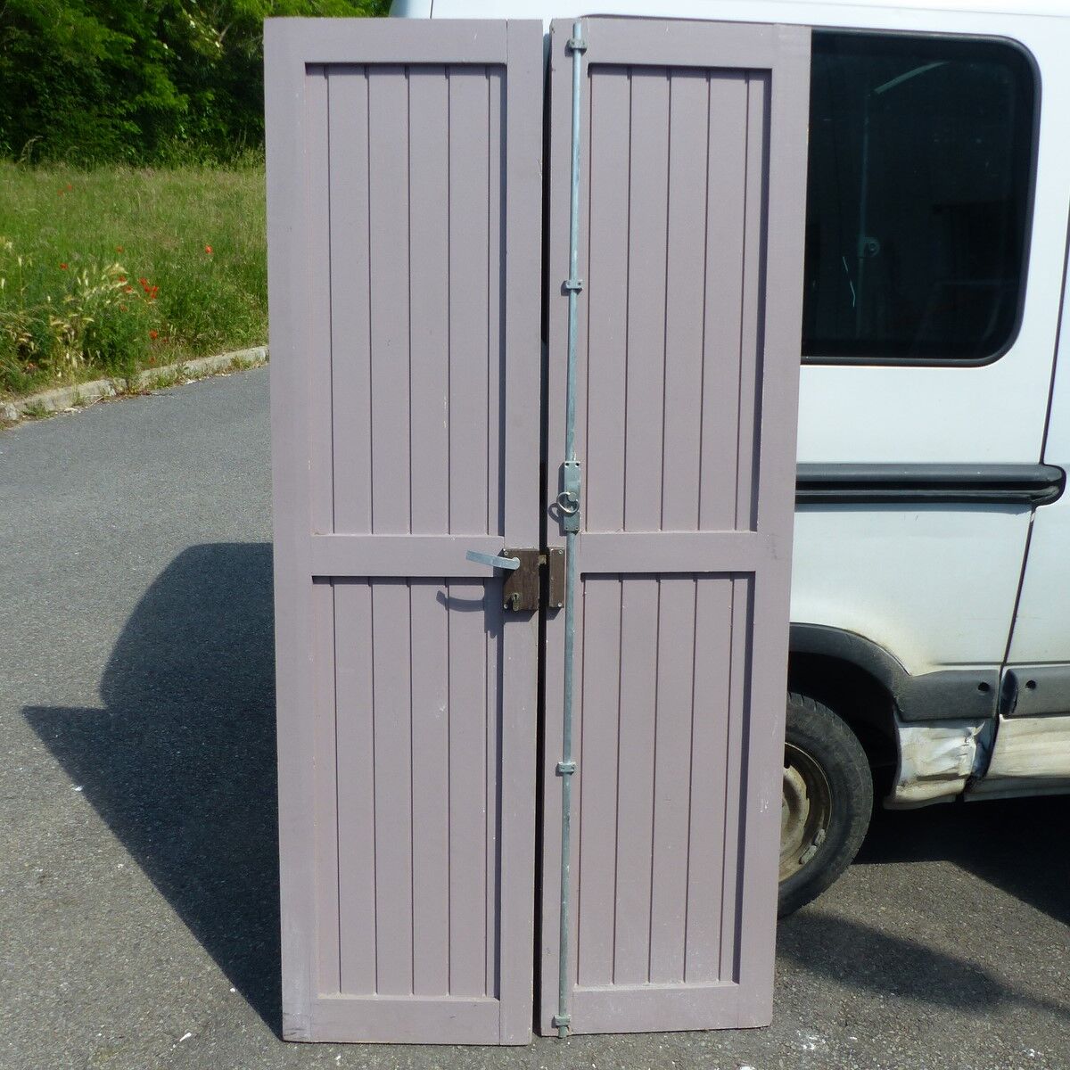 Old wooden doors 2 flaps