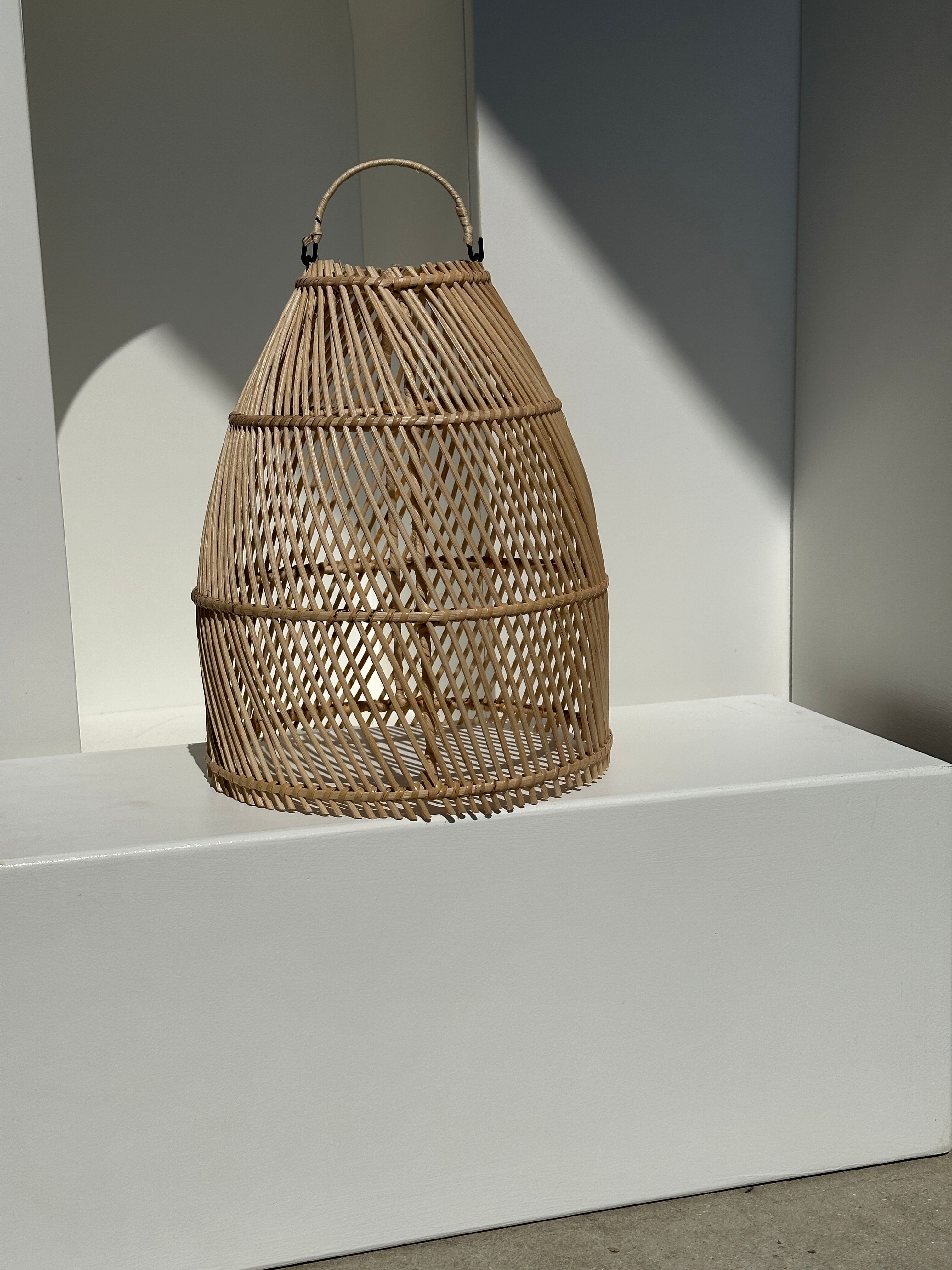 Suspension en rotin en forme de cloche d25 h28