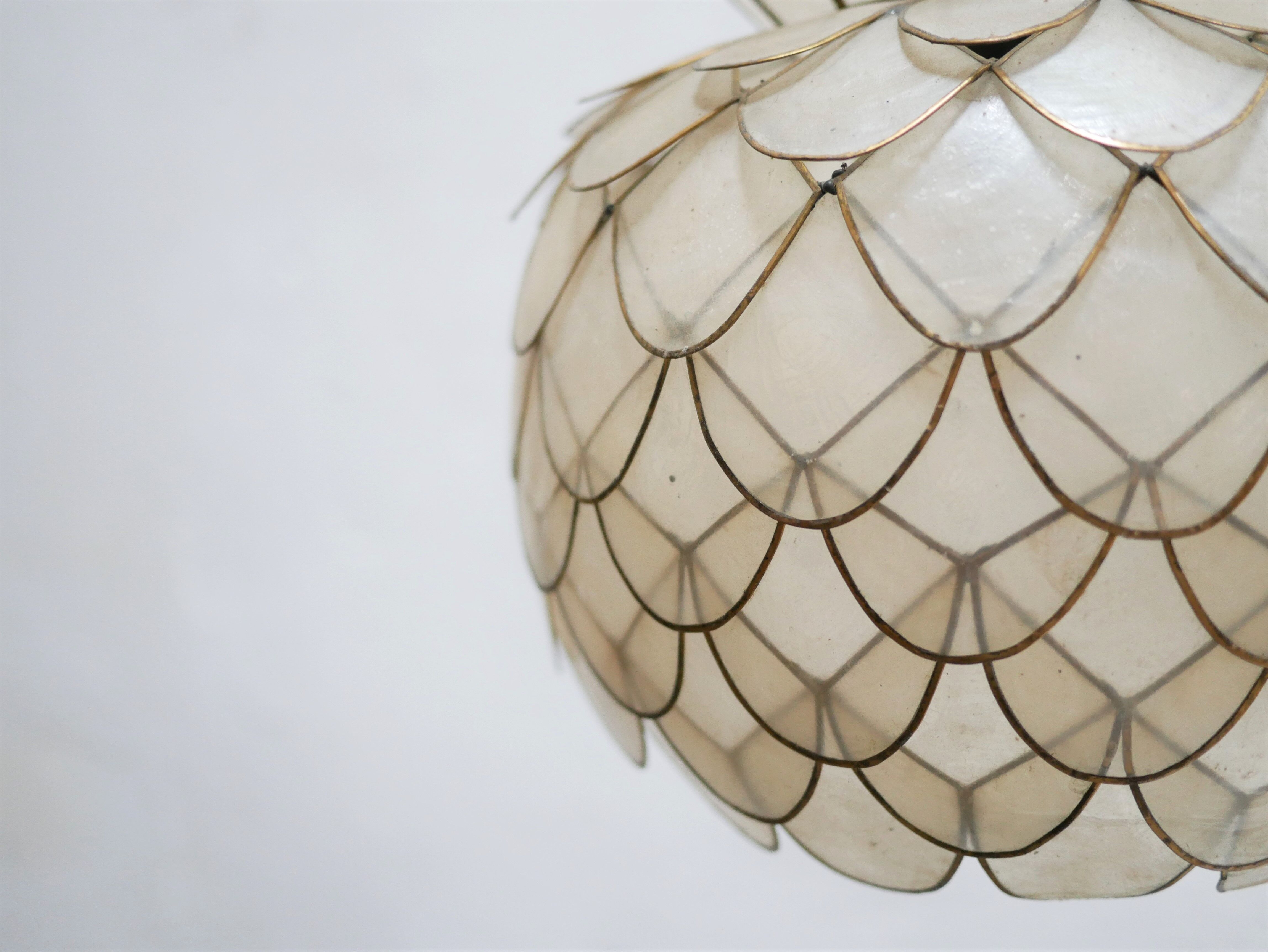 Suspension fleur vintage en nacre