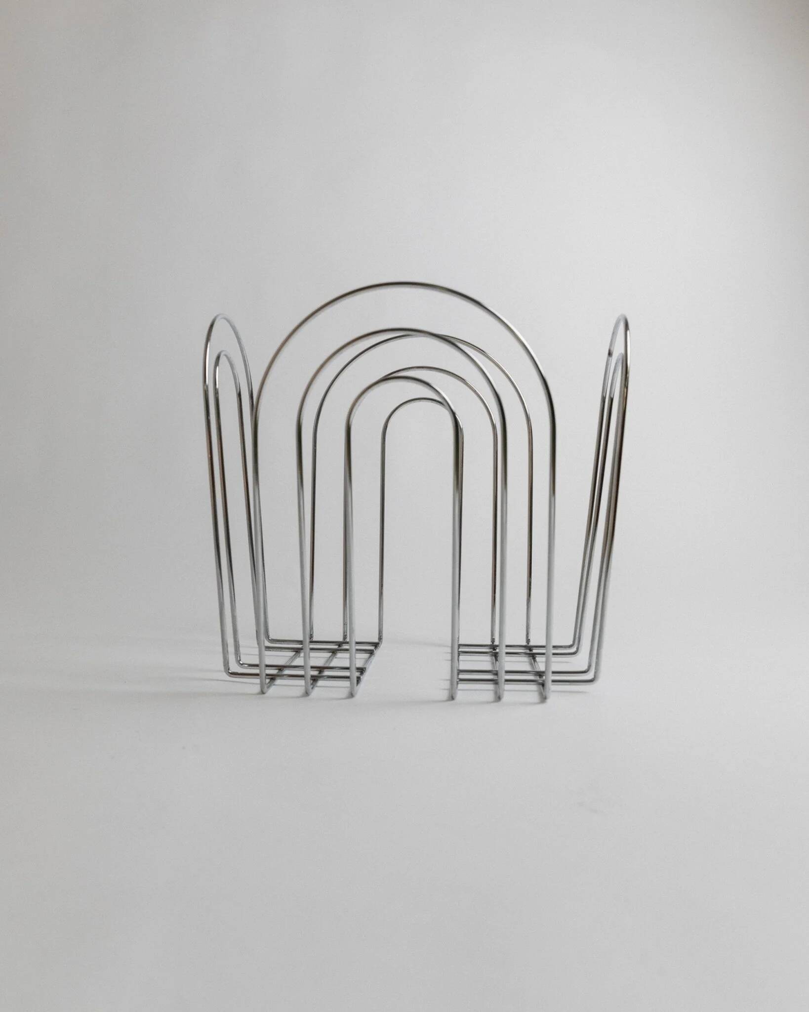 Vintage chrome-plated metal basket in Space Age 1980s design – silver storage for magazines, throws, 37x42x34 cm
