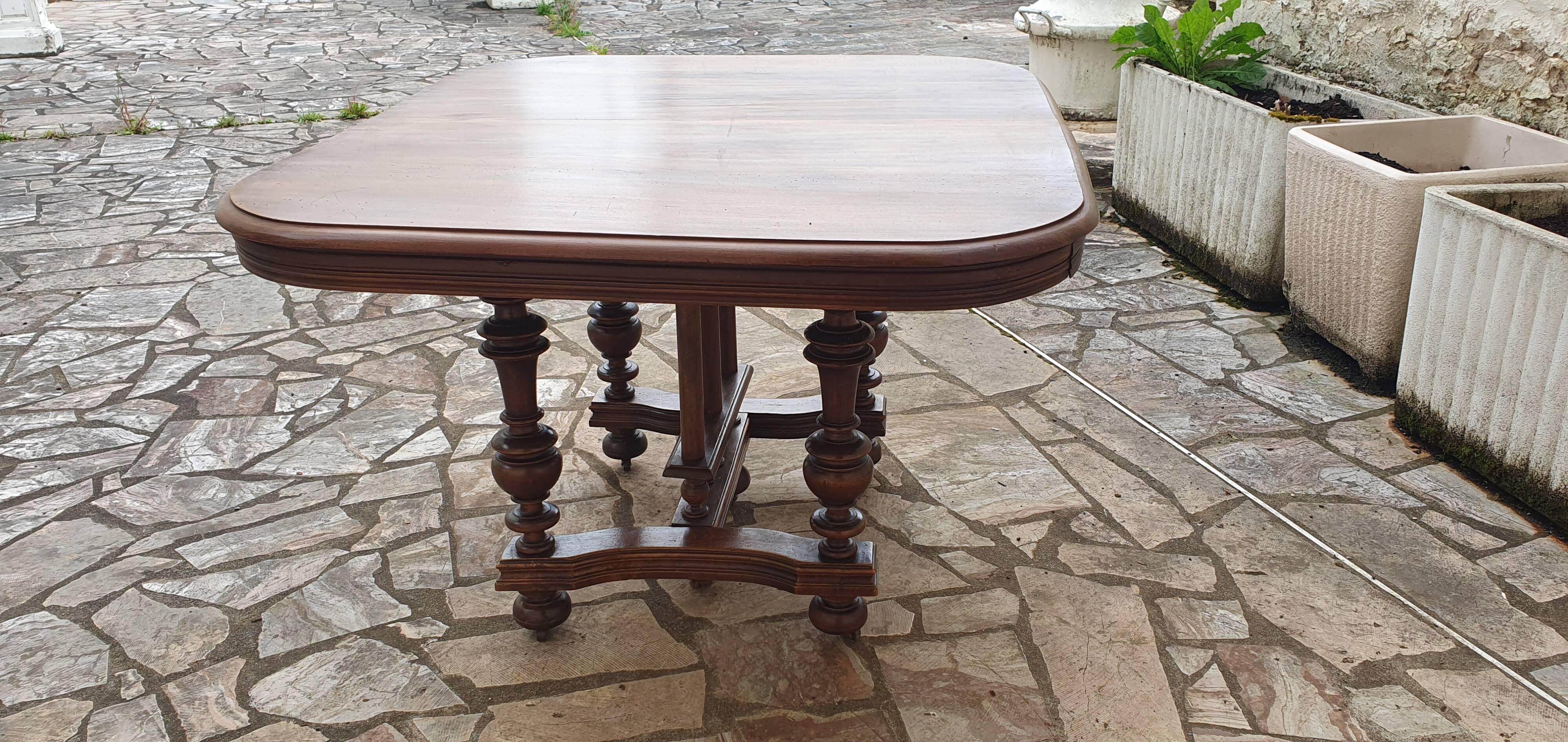 19th century Renaissance style extending table