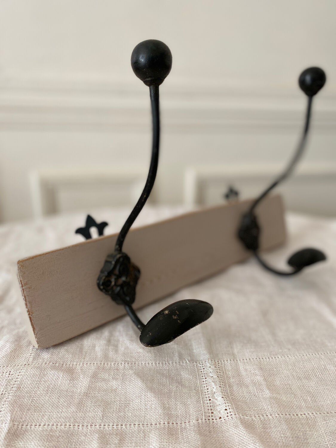 Hook 2 branches wood and metal