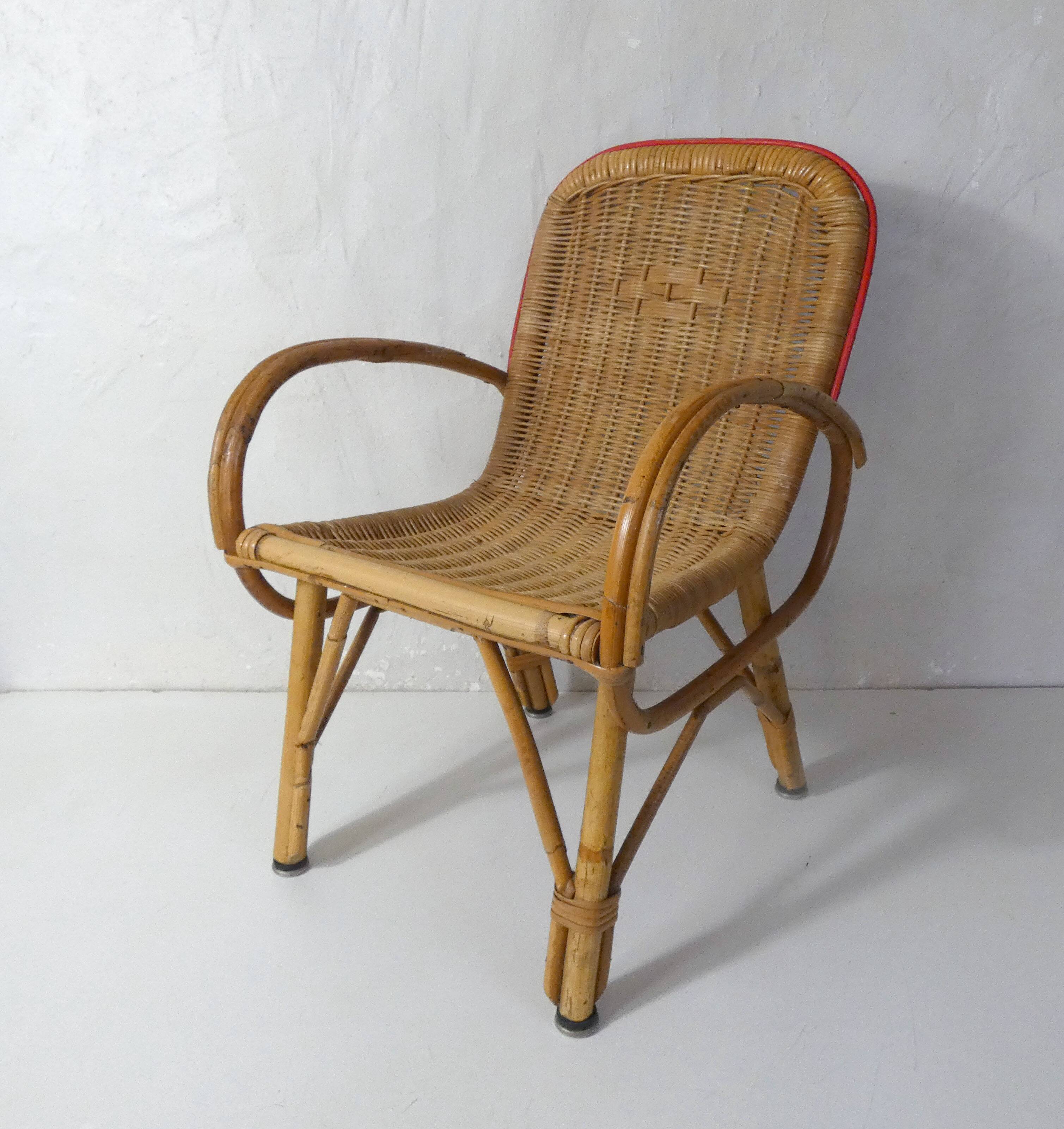 Fauteuil en rotin pour enfant