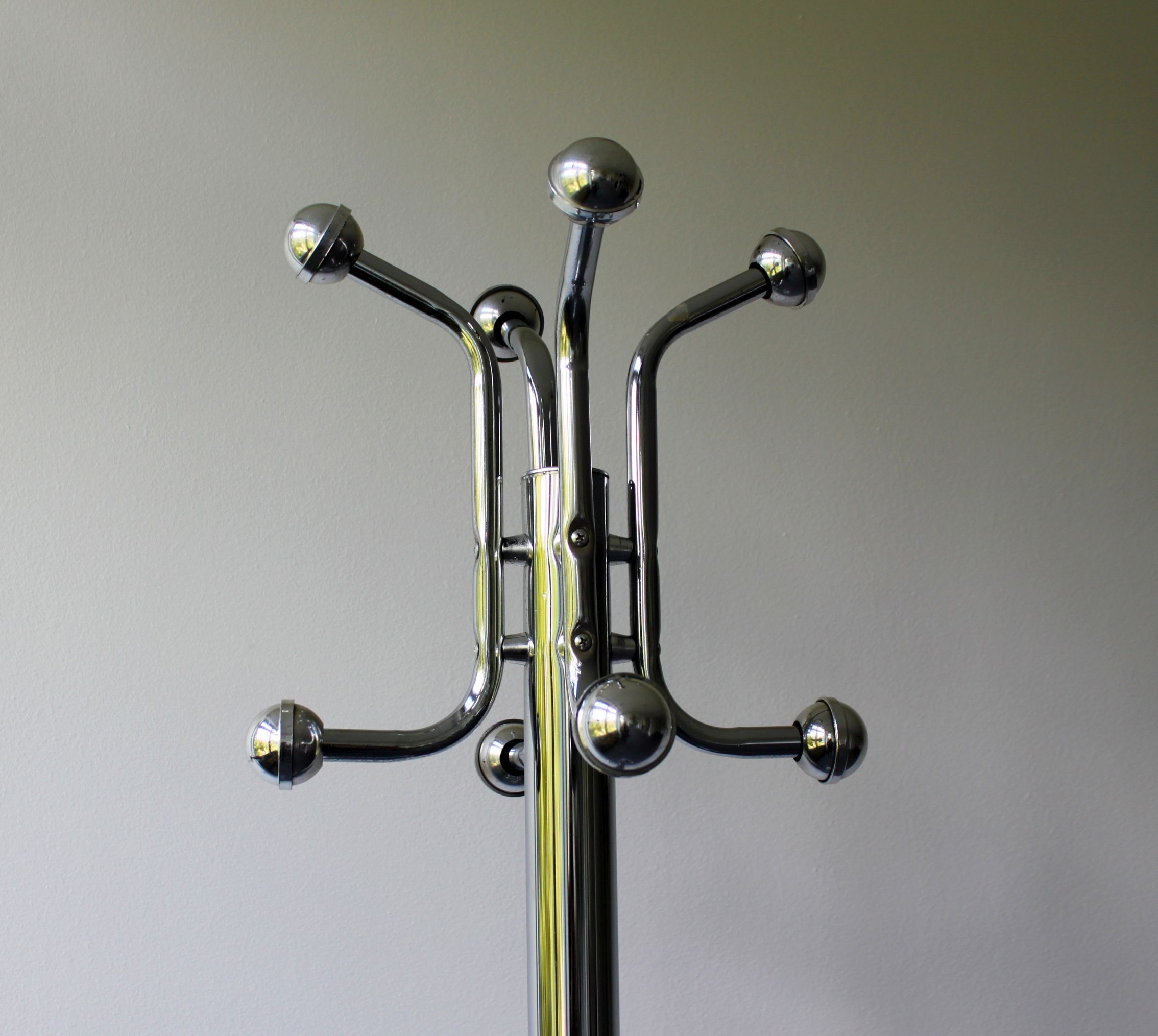 Parrot coat rack in chrome metal, 1970.