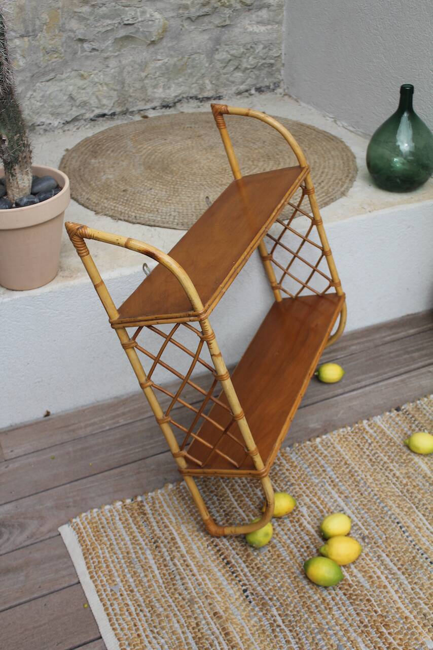 Etagère murale vintage en bois et rotin