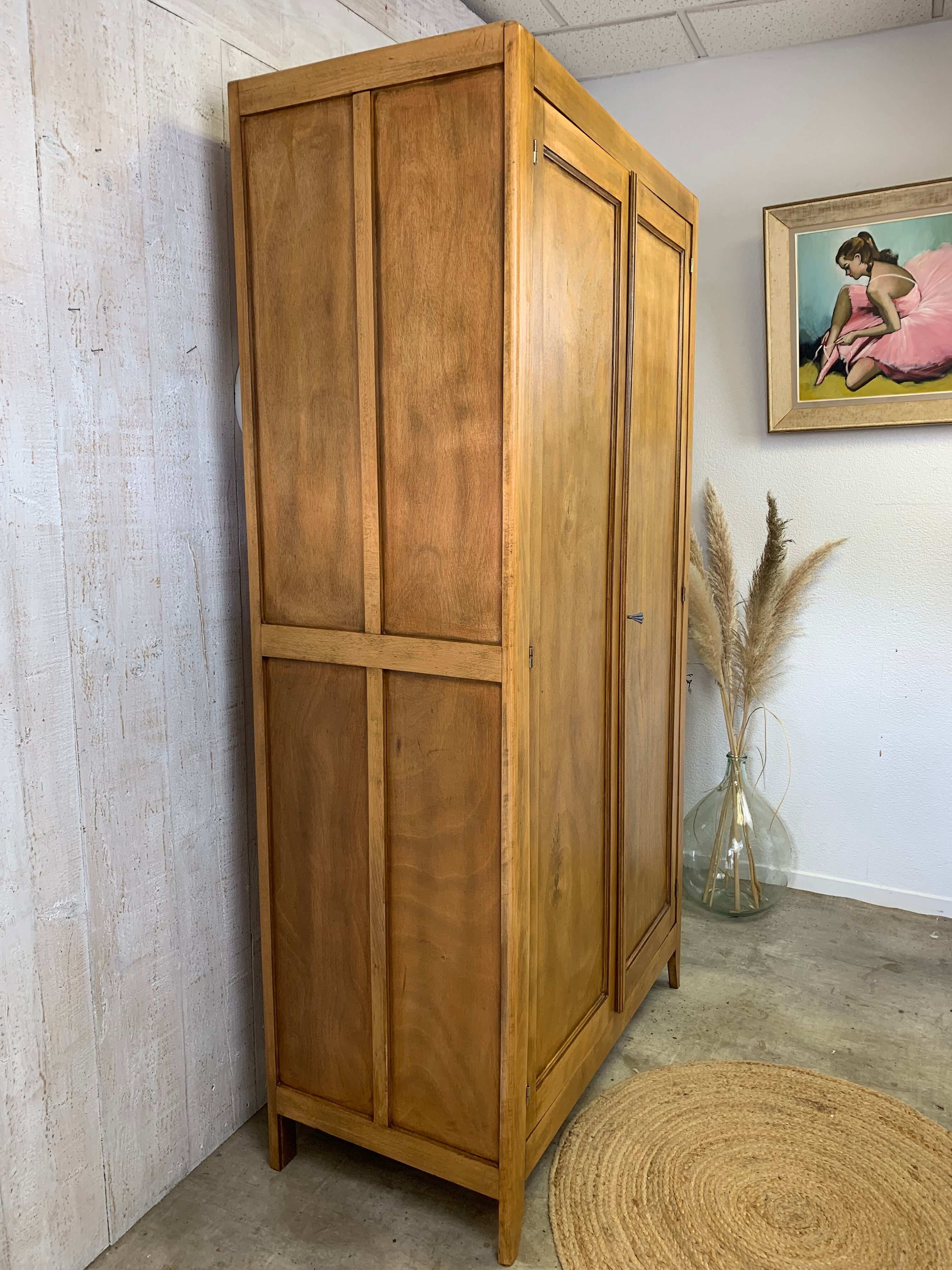Armoire parisienne vintage